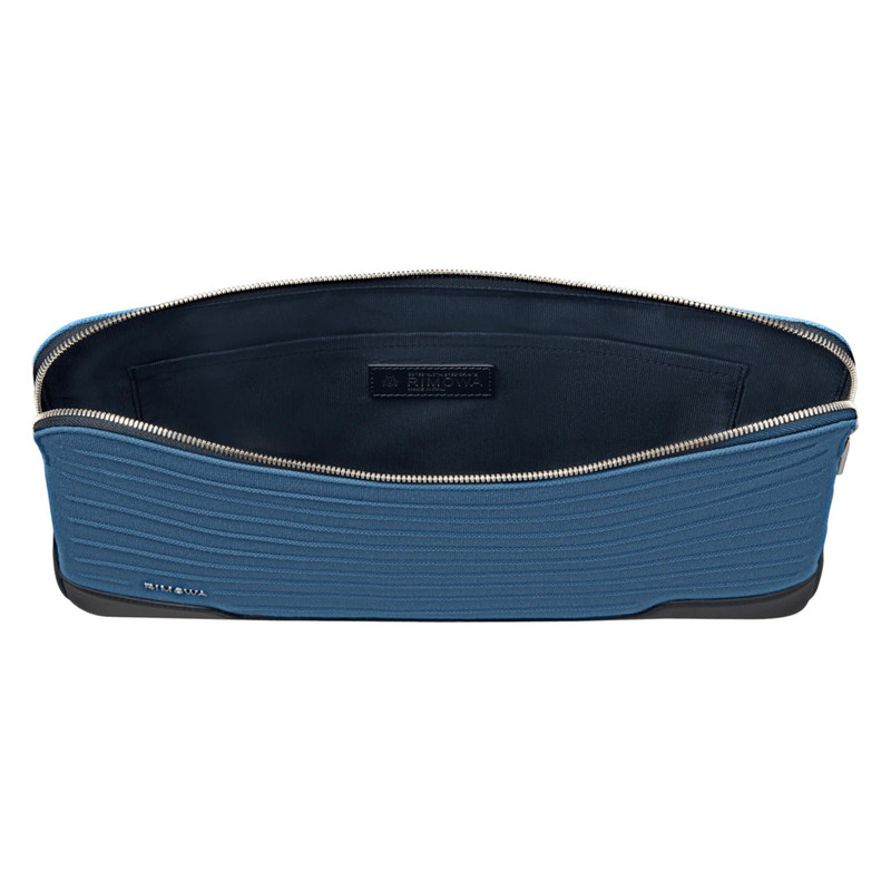 Never Still Flat Pouch 4