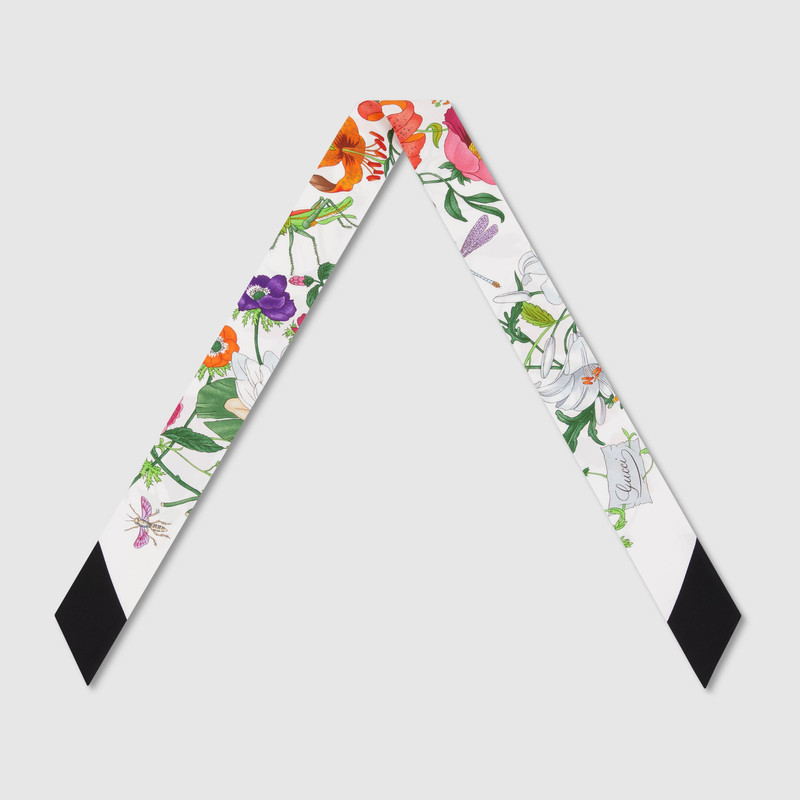 GUCCI Printed silk twill neck bow outlook