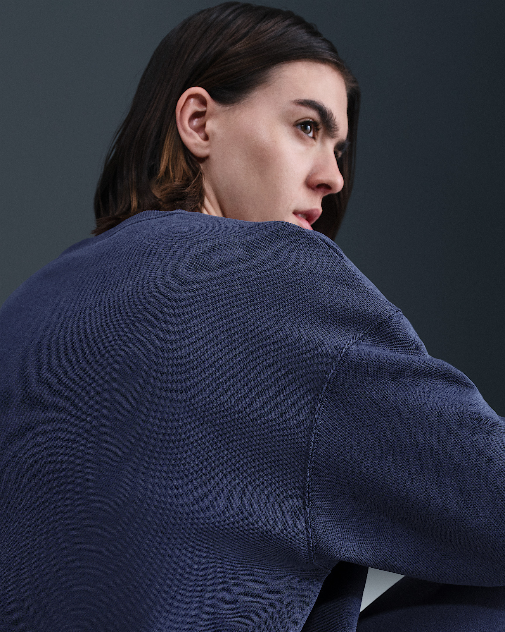 Nike Sportswear Phoenix Fleece Women's Oversized Crew-Neck Sweatshirt - 2