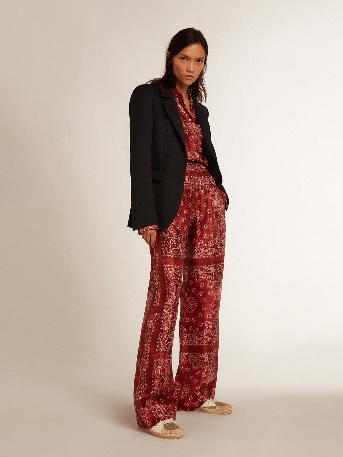 Women's burgundy joggers with paisley print - 3