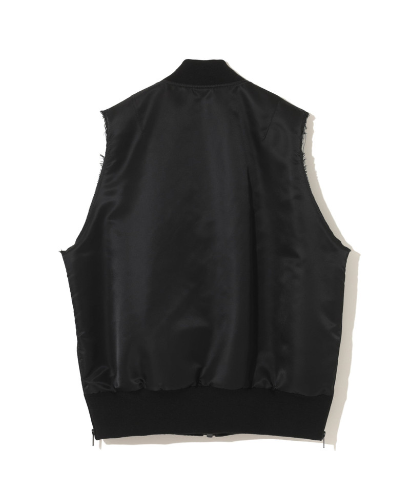 UNDERCOVER UC2C4001 outlook