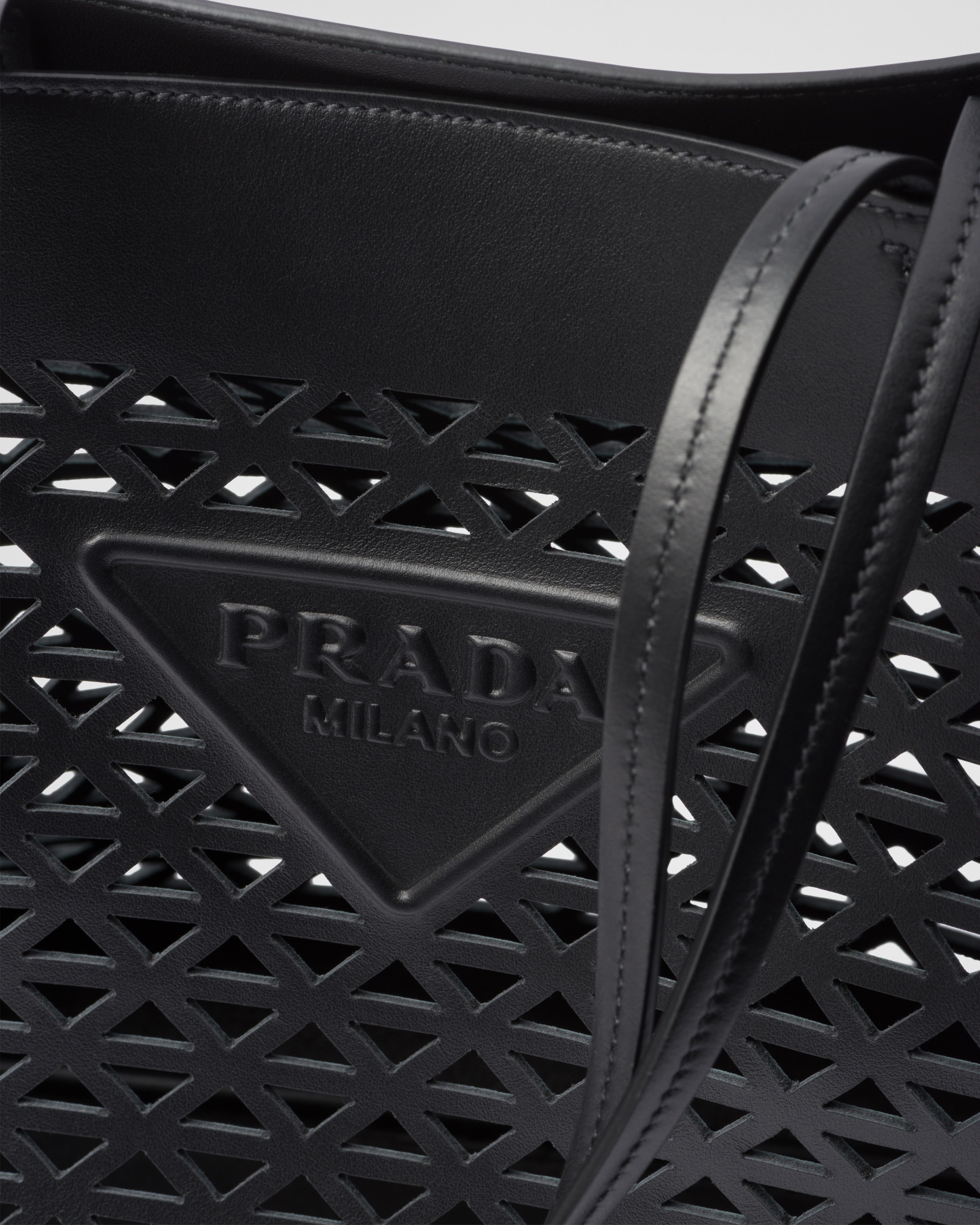 Large perforated leather tote bag - 5