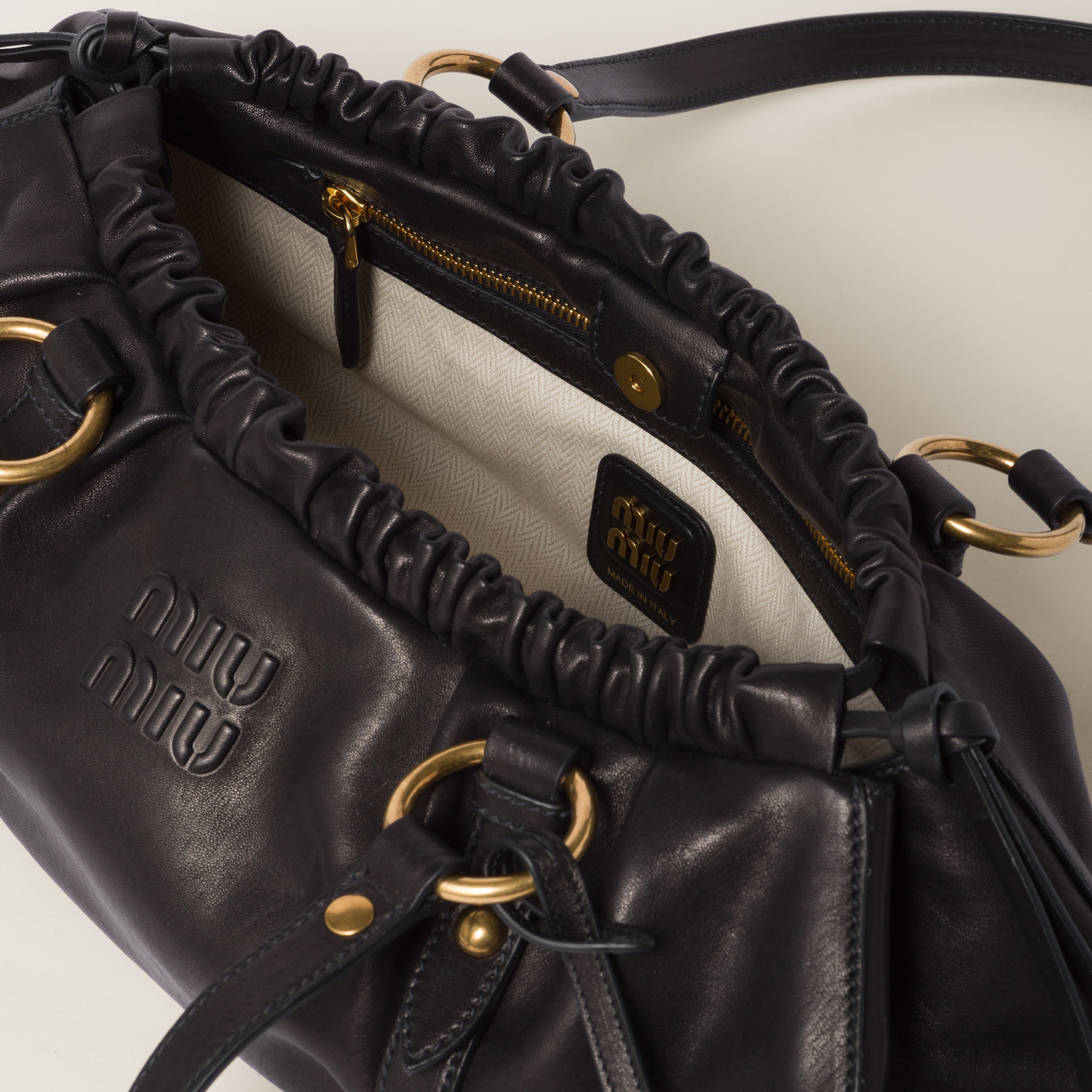 クラッチバッグ Miu Miu Nero Nappa Logo In Lettere Color Oro Applicazione In Miu Miu Olive Green Nappa Leather Biker Shoulder Bag Miu Miu