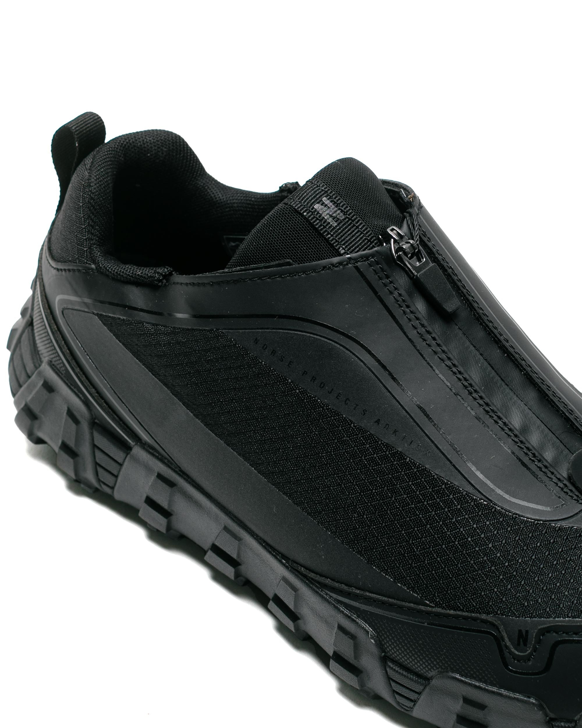 Zip Up Runner V04 Black - 3