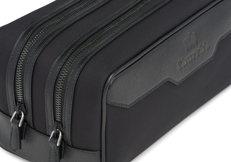 Somerset
St James Leather Tech Washbag Large Black 3