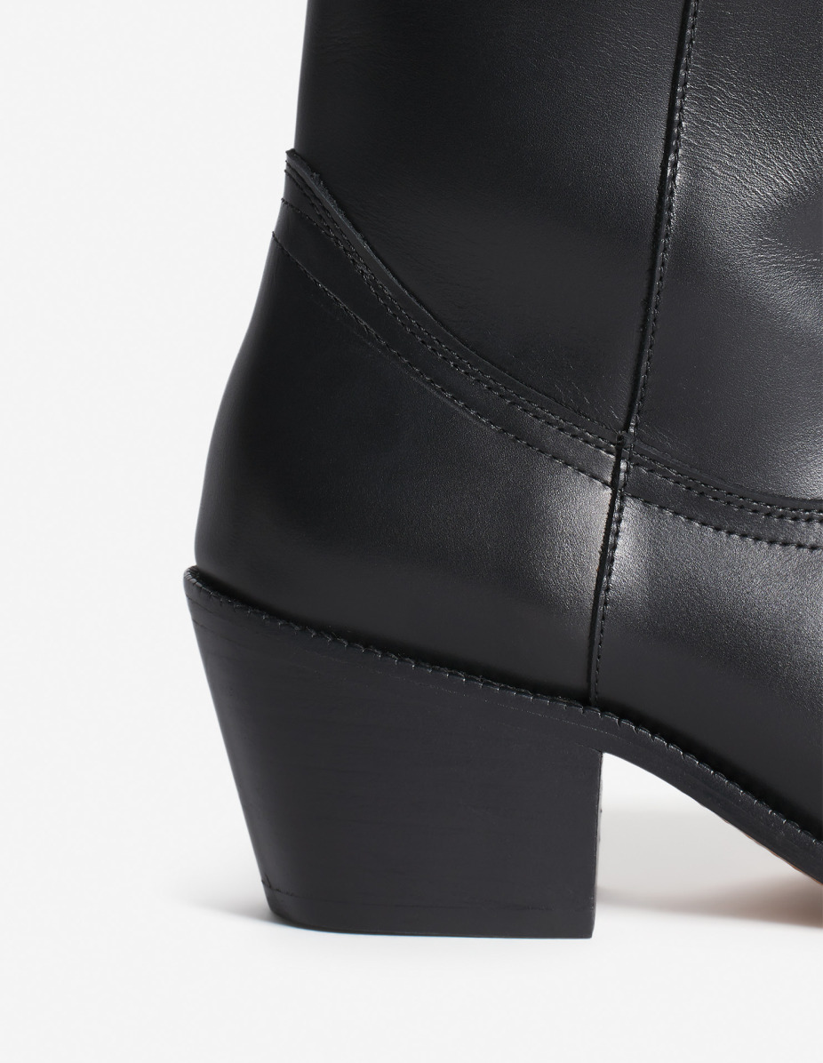 LEATHER HIGH BOOTS - 5