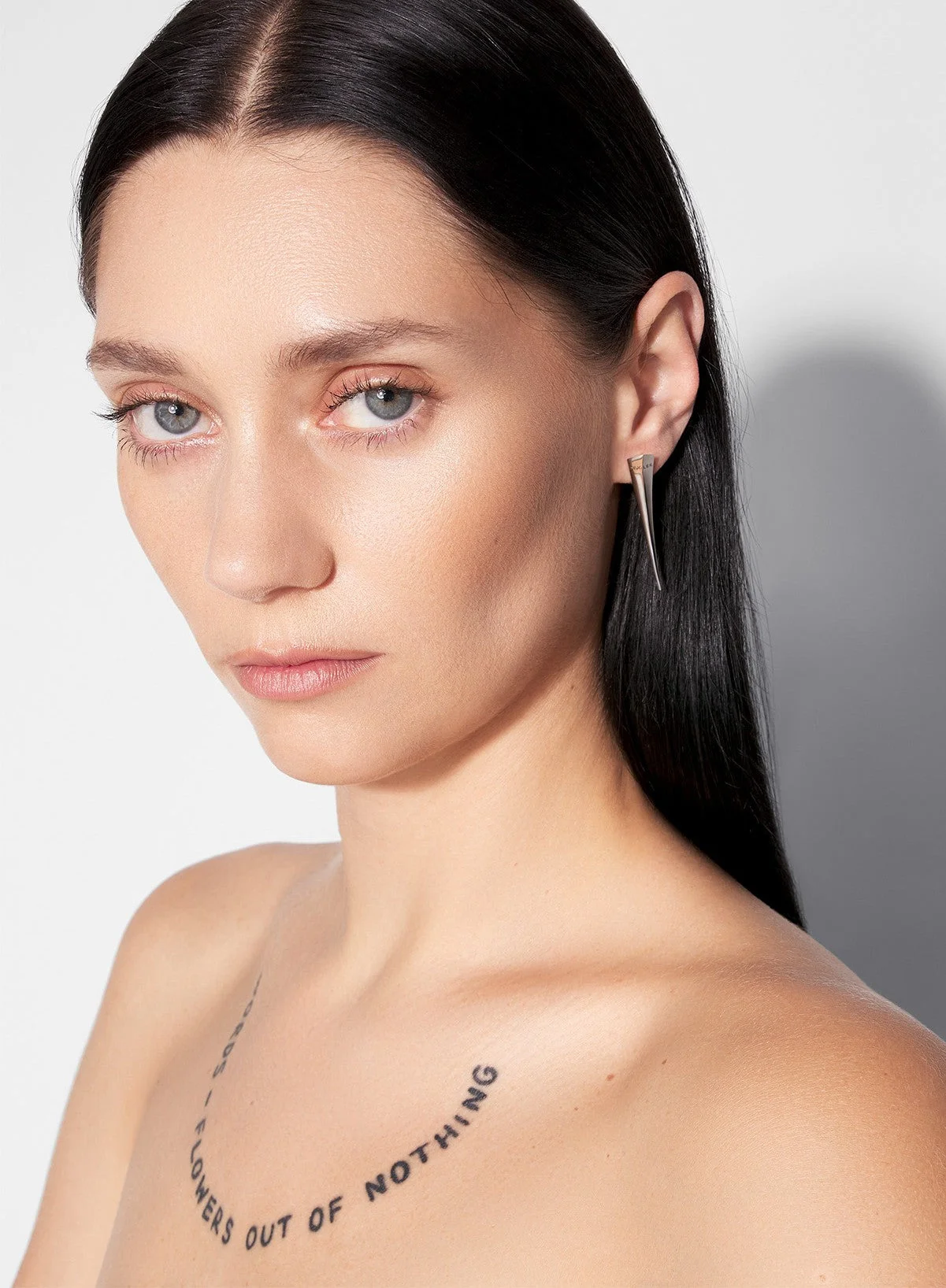 small fang silver earring - 1