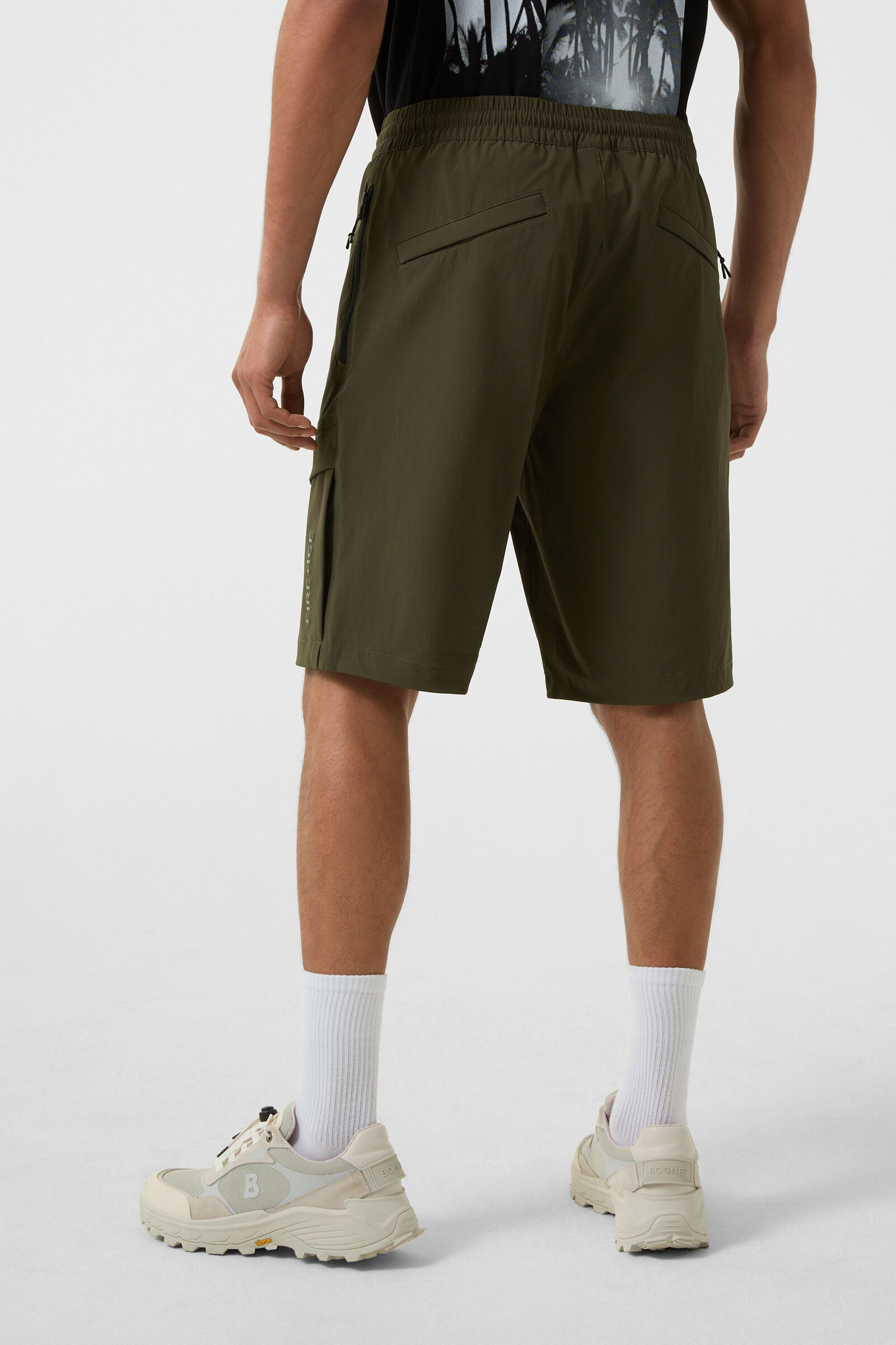 Caleb functional shorts in Olive green - 3