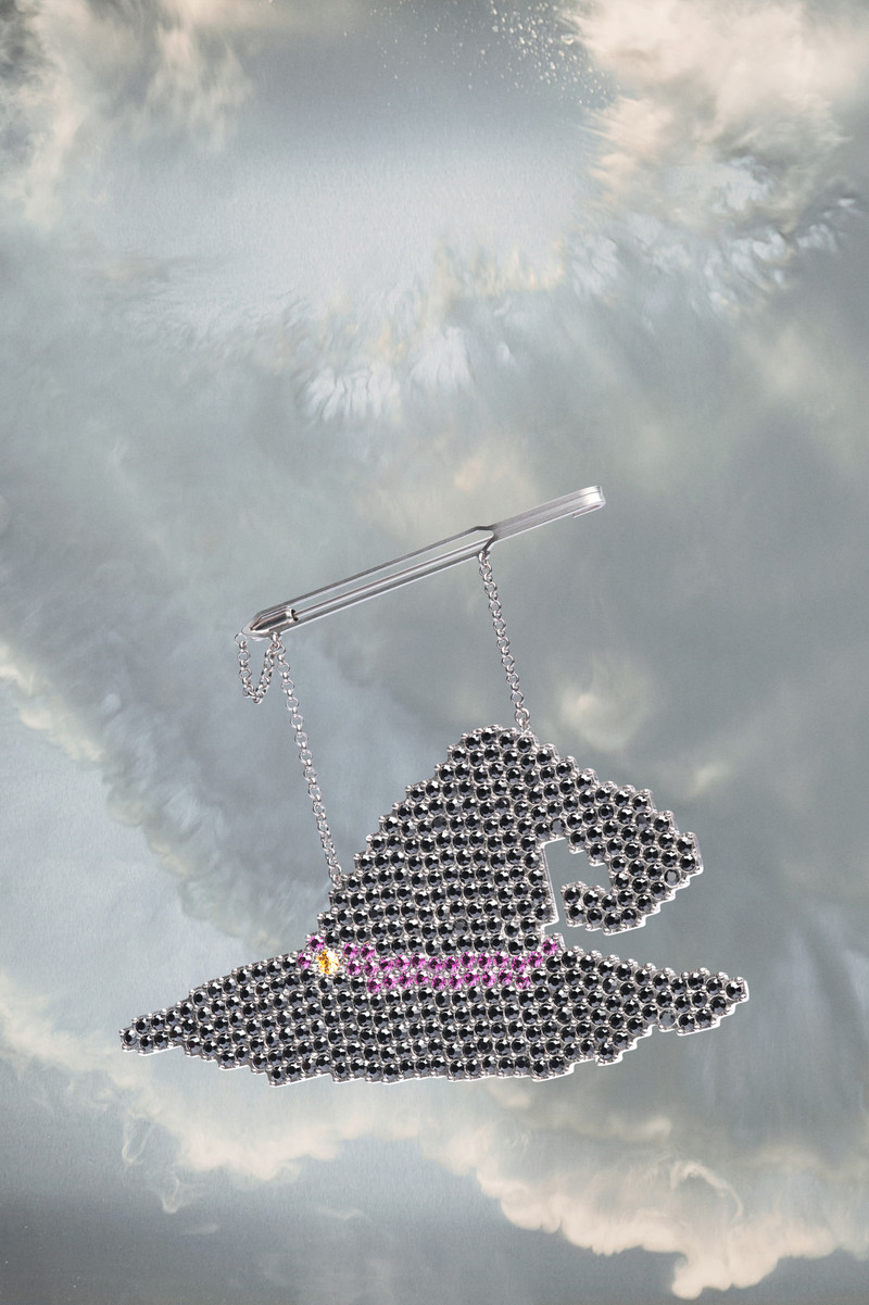 Hat rhinestone brooch 1