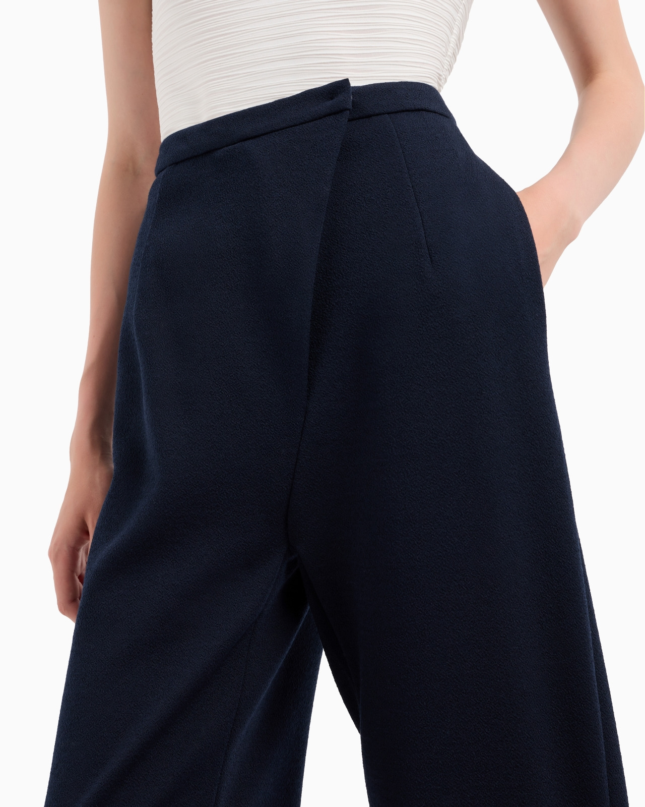 Oval-leg trousers in textured jersey with an off-centre fastening - 5