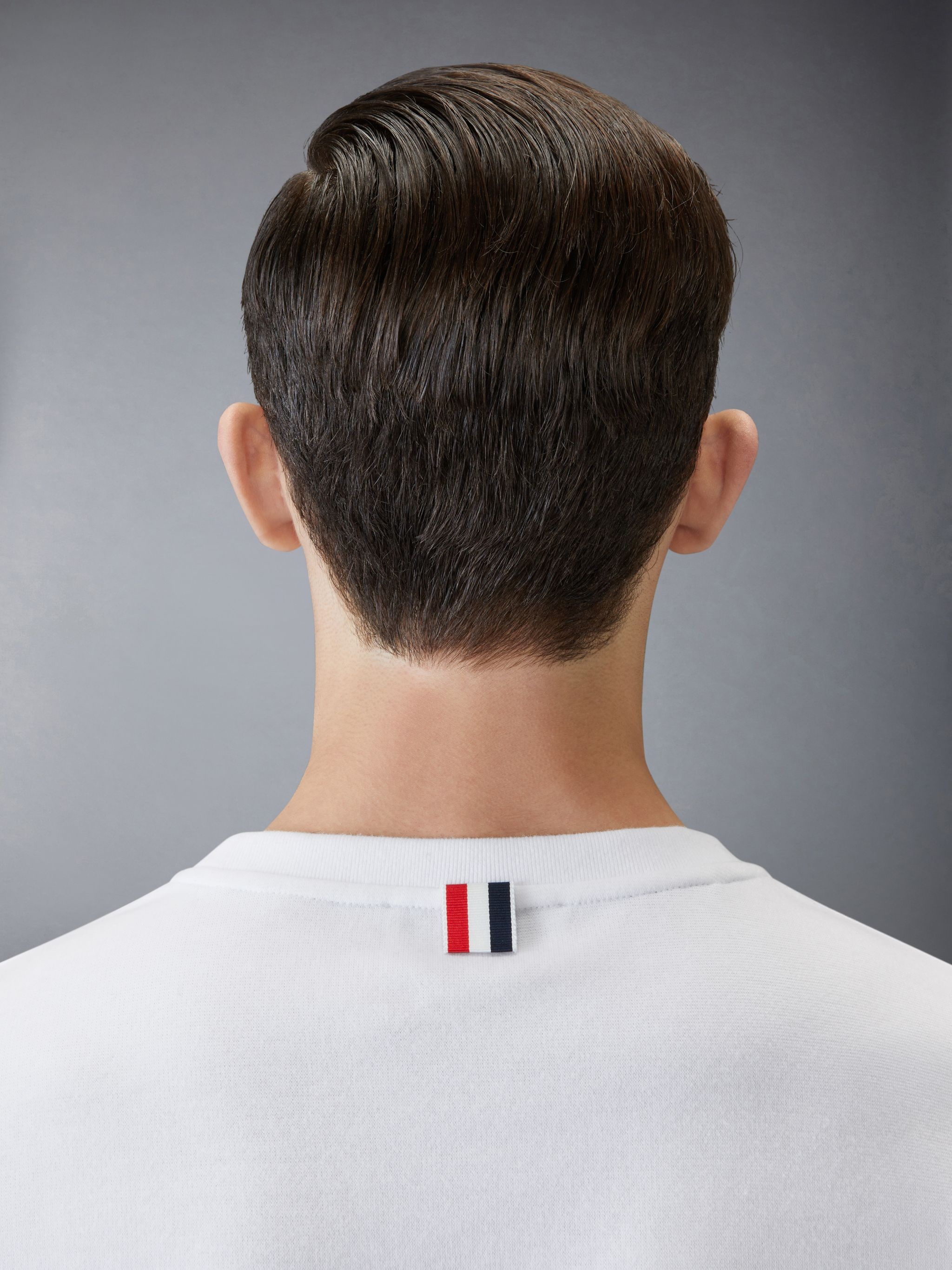 【関税込み】Thom Browne ホワイト Rugby コットン 半袖Tシャツ Thom Browne Rugby Fit Short Sleeve Cotton T-shirt In White