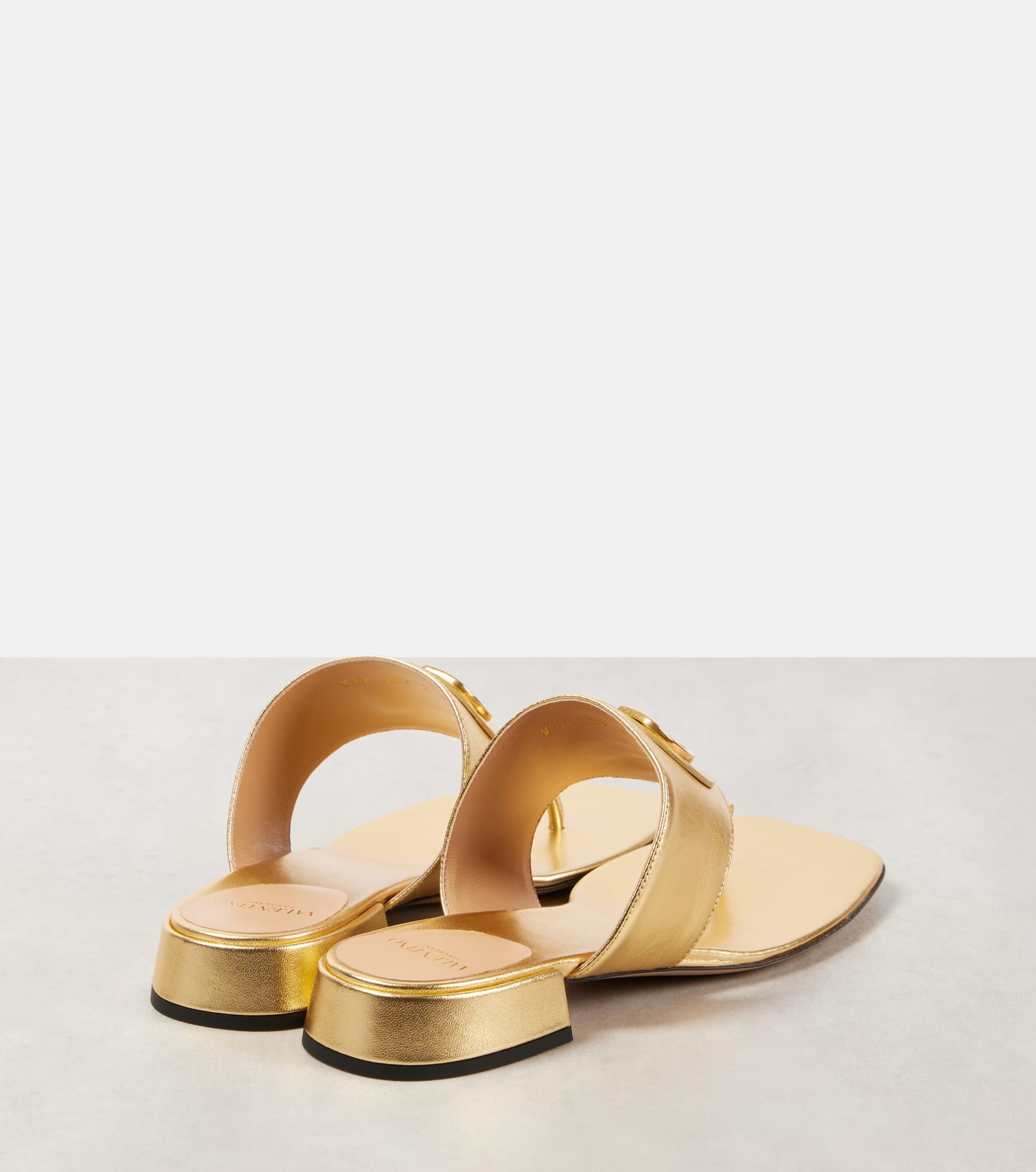 VLogo Signature metallic leather thong sandals - 2