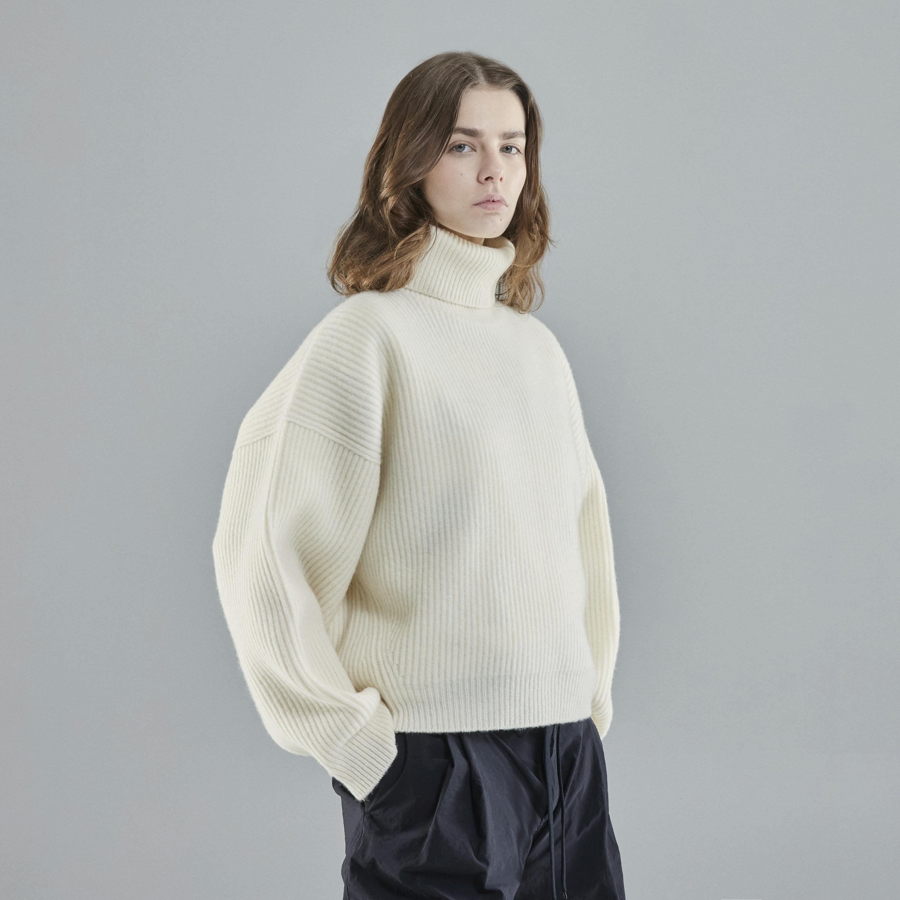 Vonarstræti Wool Sweater (Unisex) - 6