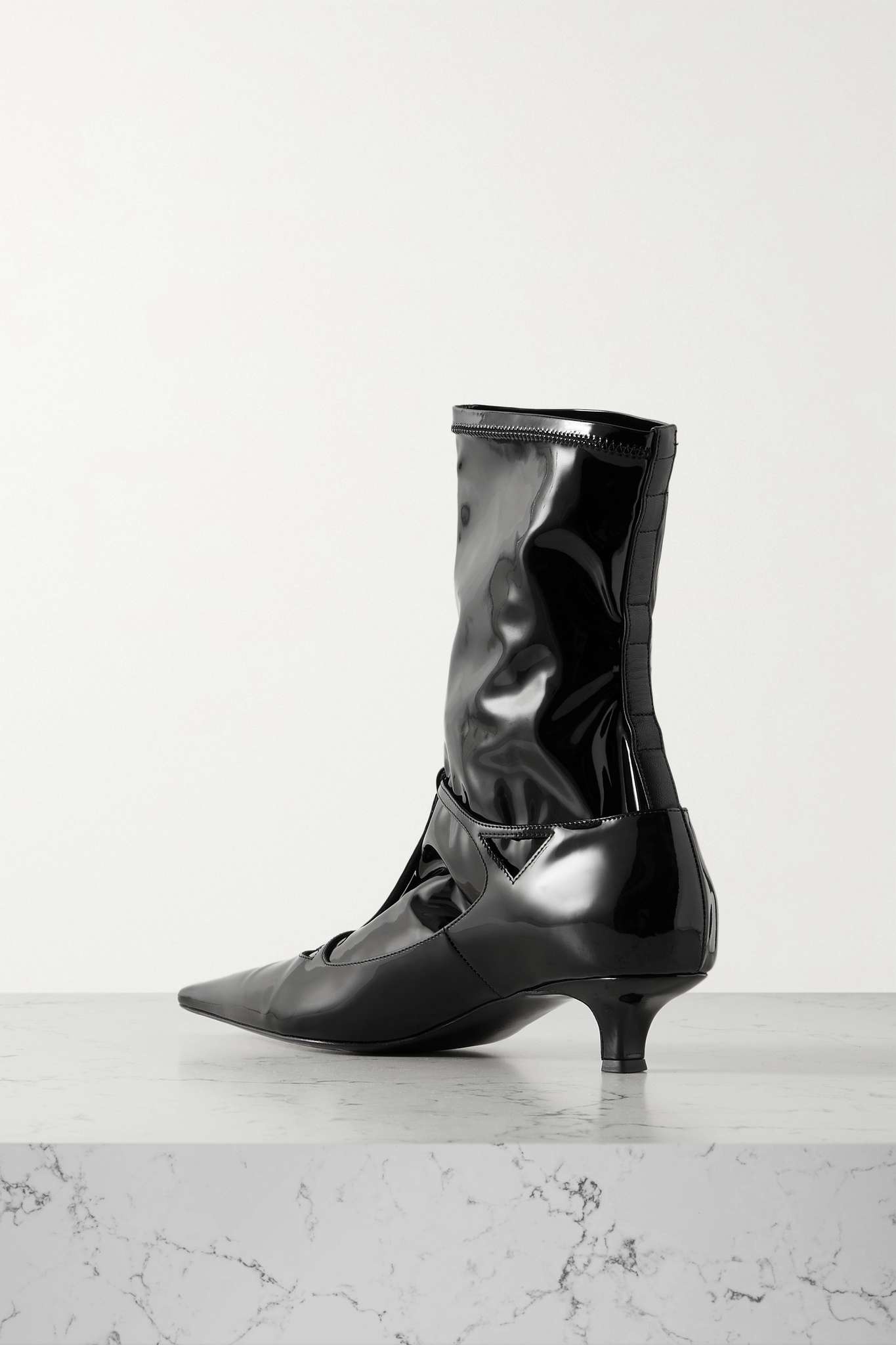 ショートブーツ・ブーティ The Row Cyd patent leather ankle boots Cyd patent leather ankle boots in black - The Row | Mytheresa