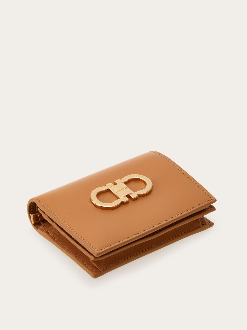 FERRAGAMO Gancini compact wallet outlook