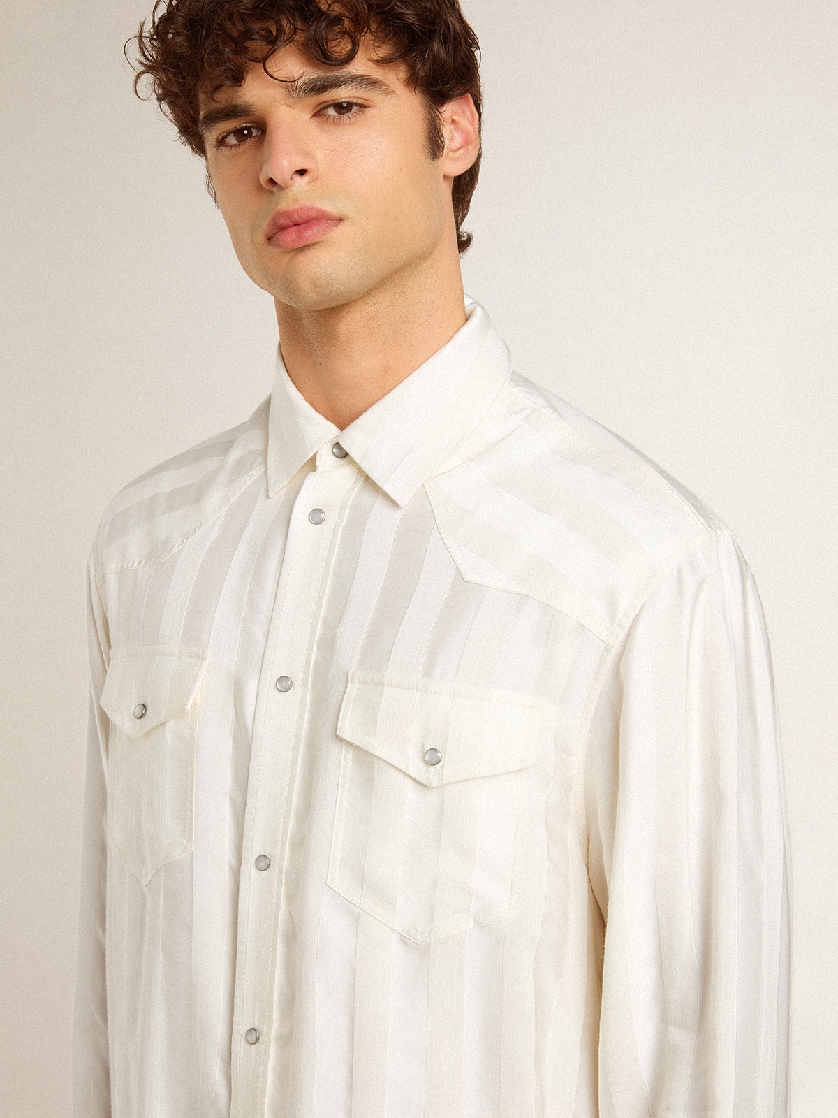 Men’s oversized worn-white shirt with vertical stripes - 5
