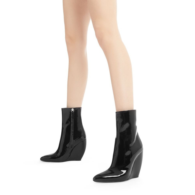 Giuseppe Zanotti Tylde outlook