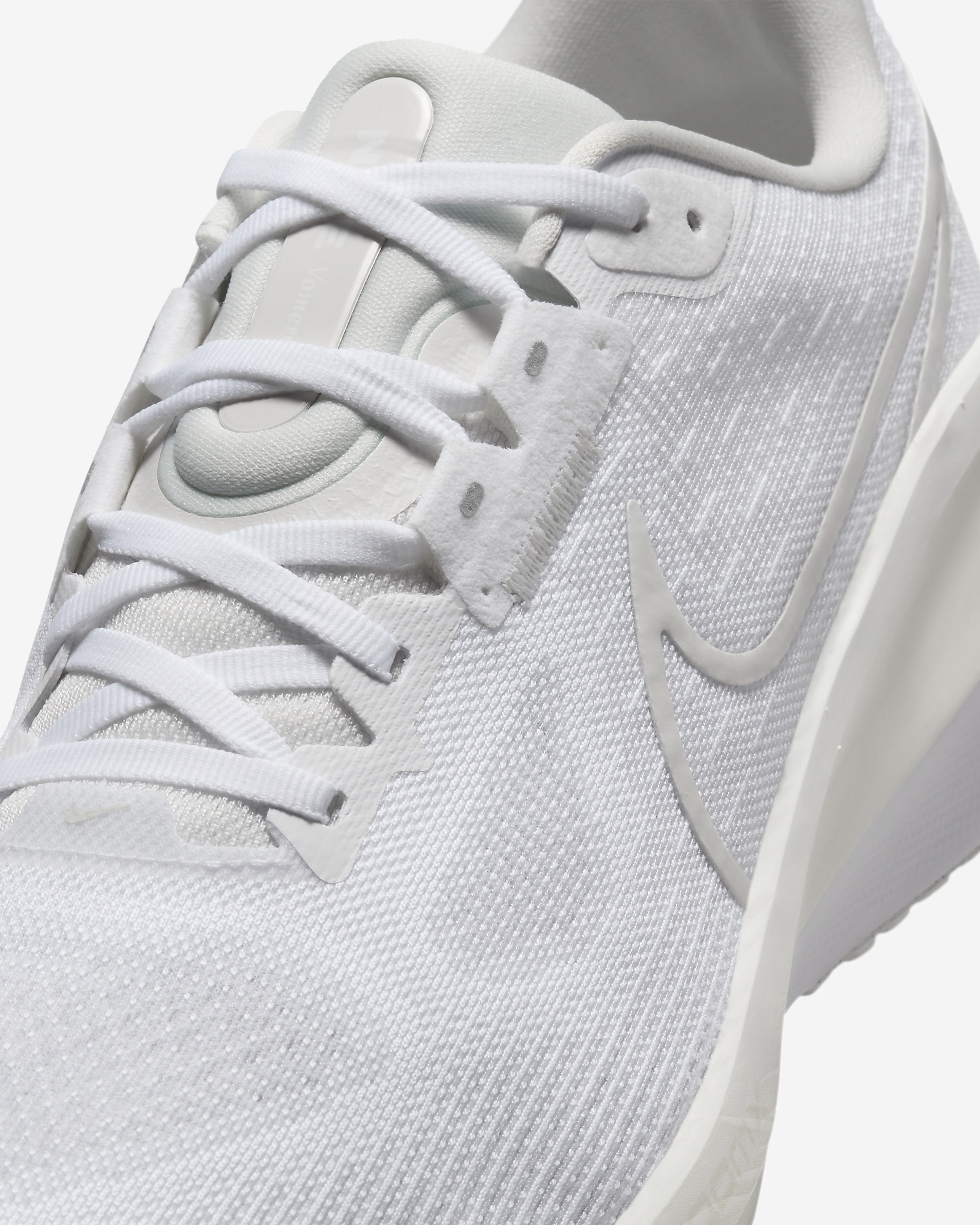 Nike Men's Vomero 17 Road Running Shoes (Extra Wide) - 7