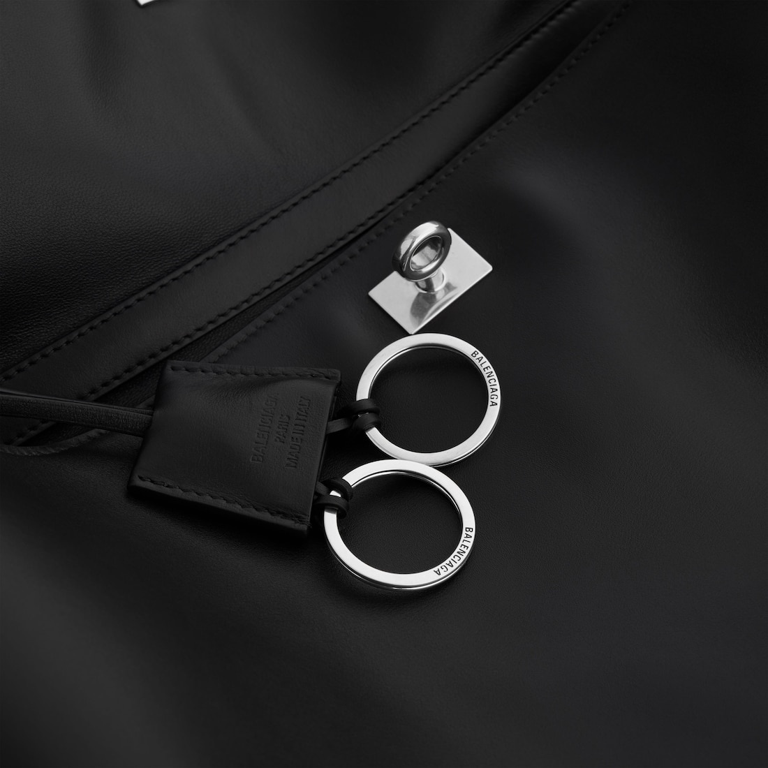 Men's Rodeo Messenger Bag in Black - 6