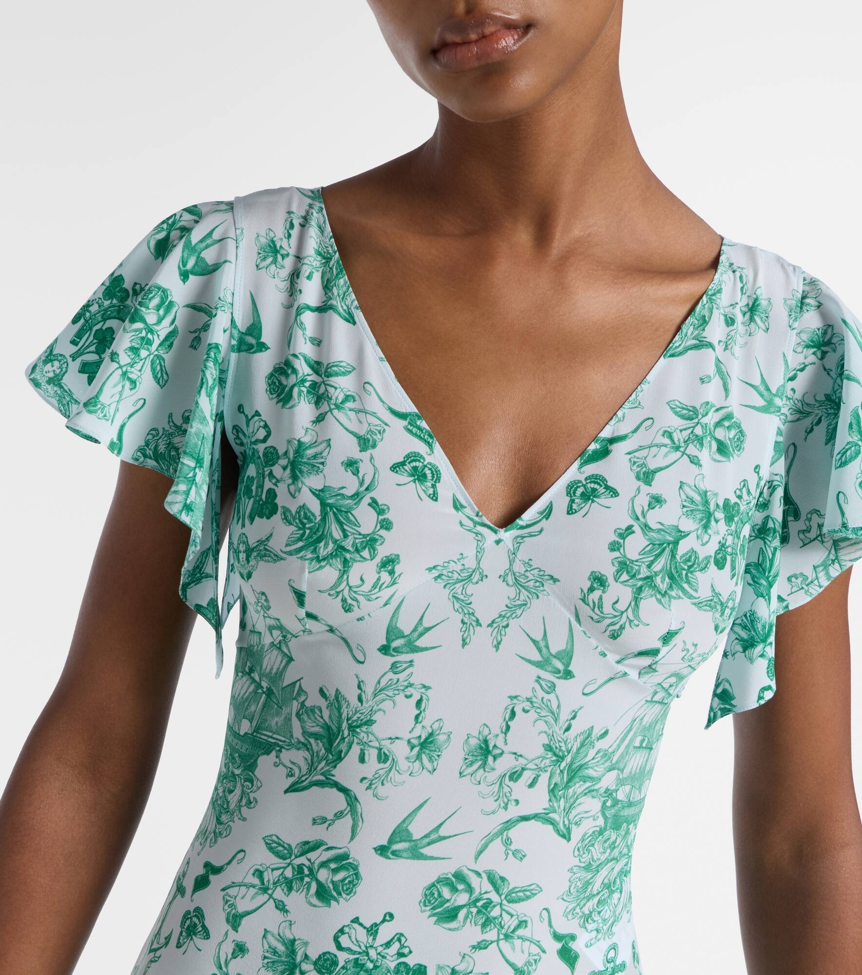 Printed ruffled silk crêpe de chine gown - 4