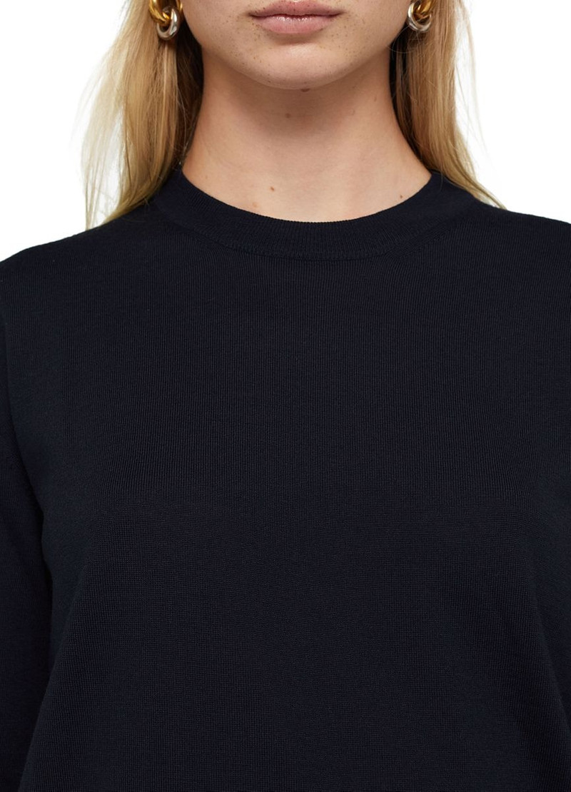 Lightweight Crew-Neck Sweater 3