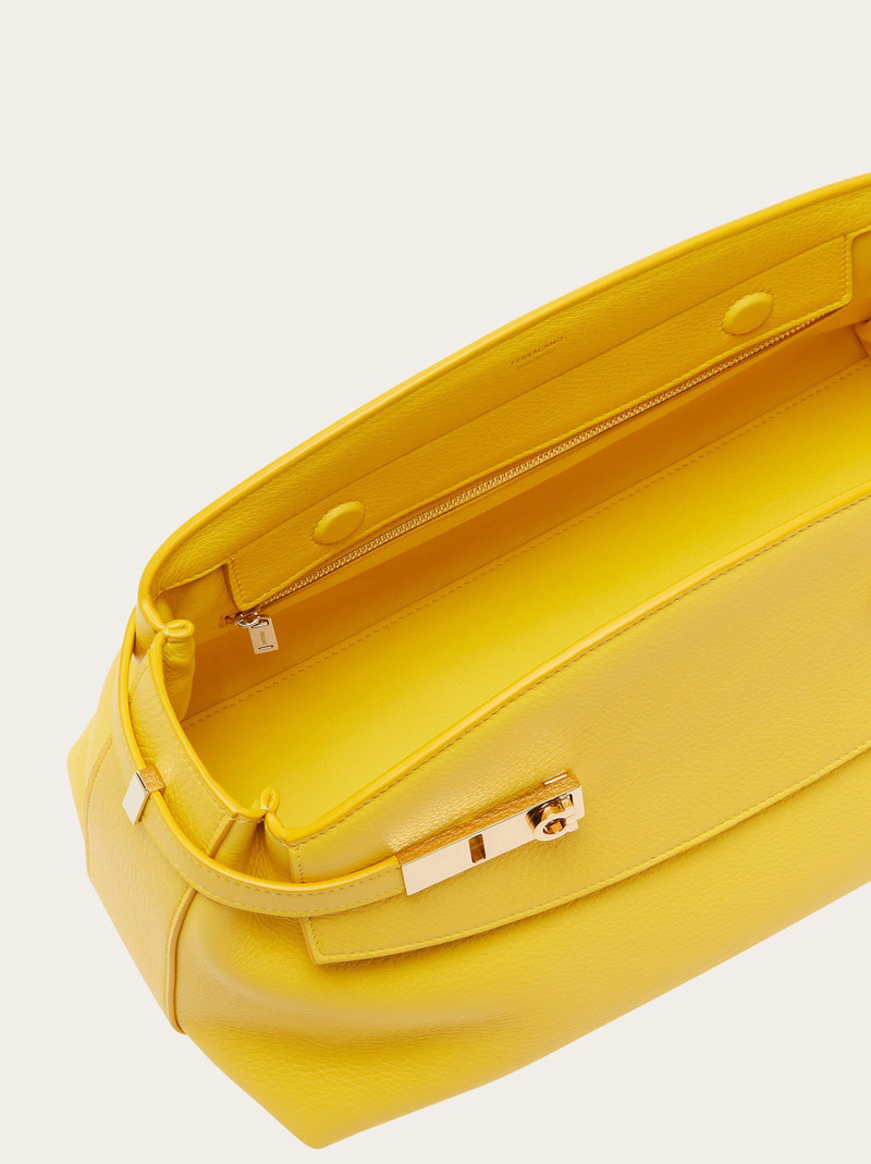 Hug shoulder bag 6