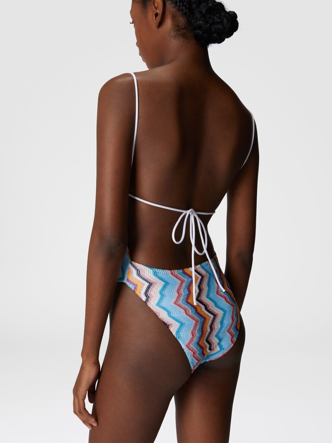 Sporty one-piece swimsuit with zig zag pattern - 4