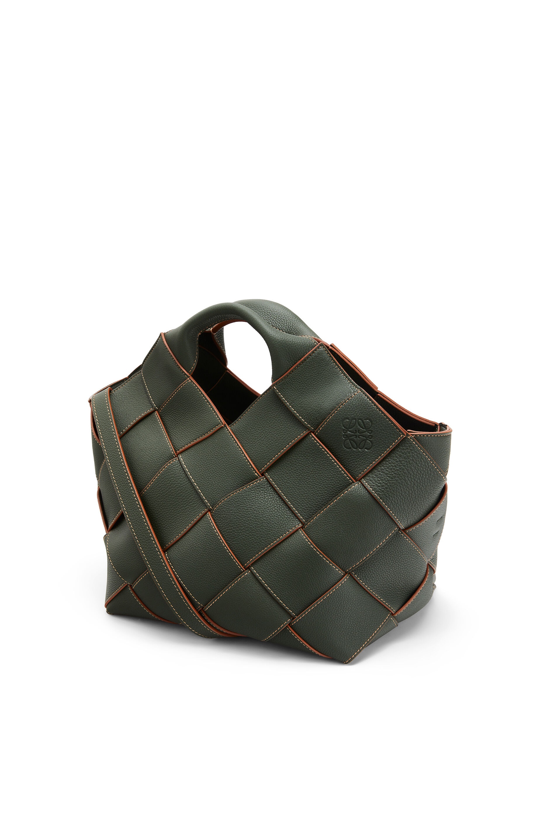 Woven basket bag in soft grained calfskin - 3