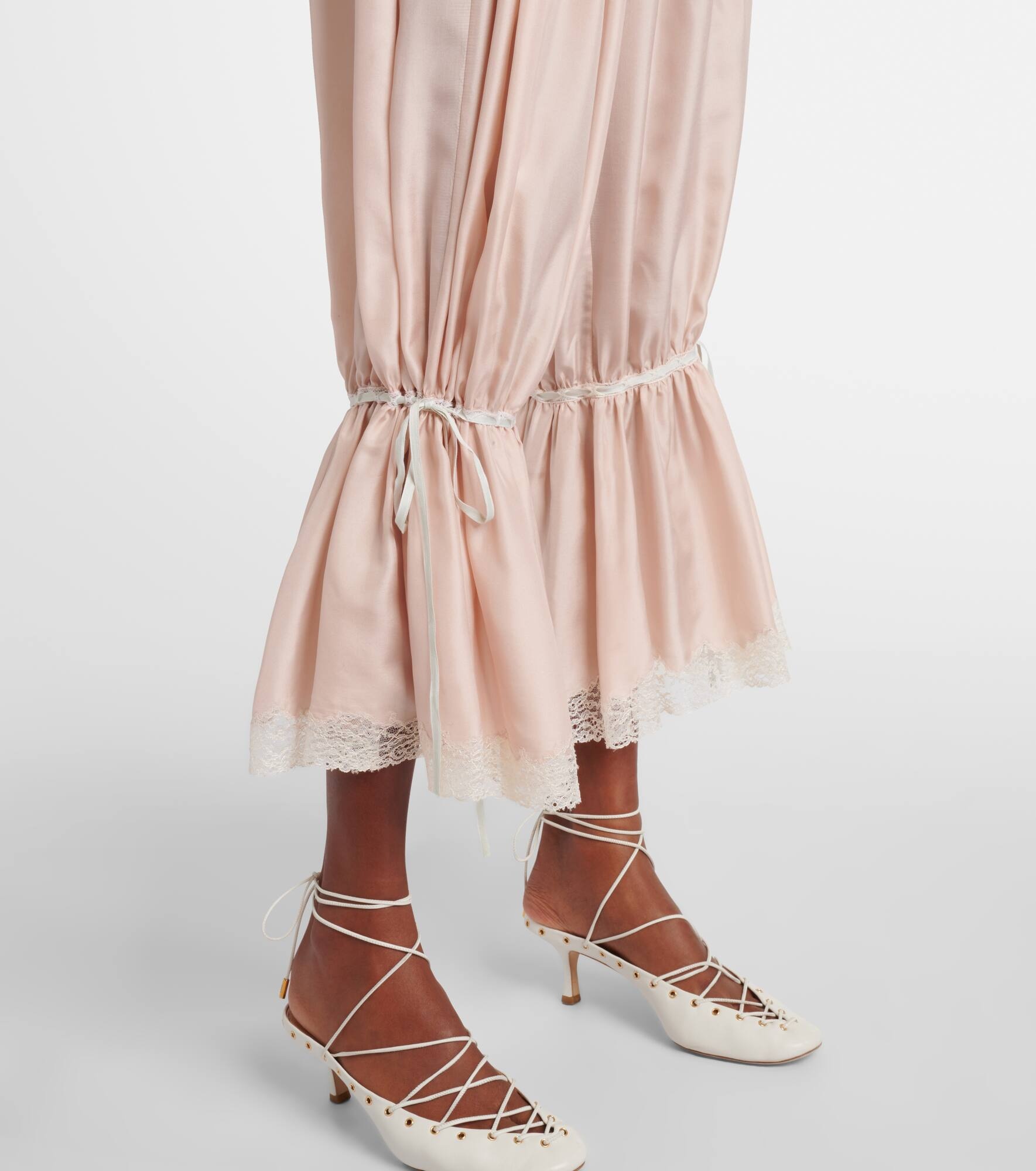 Lace-trimmed silk pongé cropped pants - 5