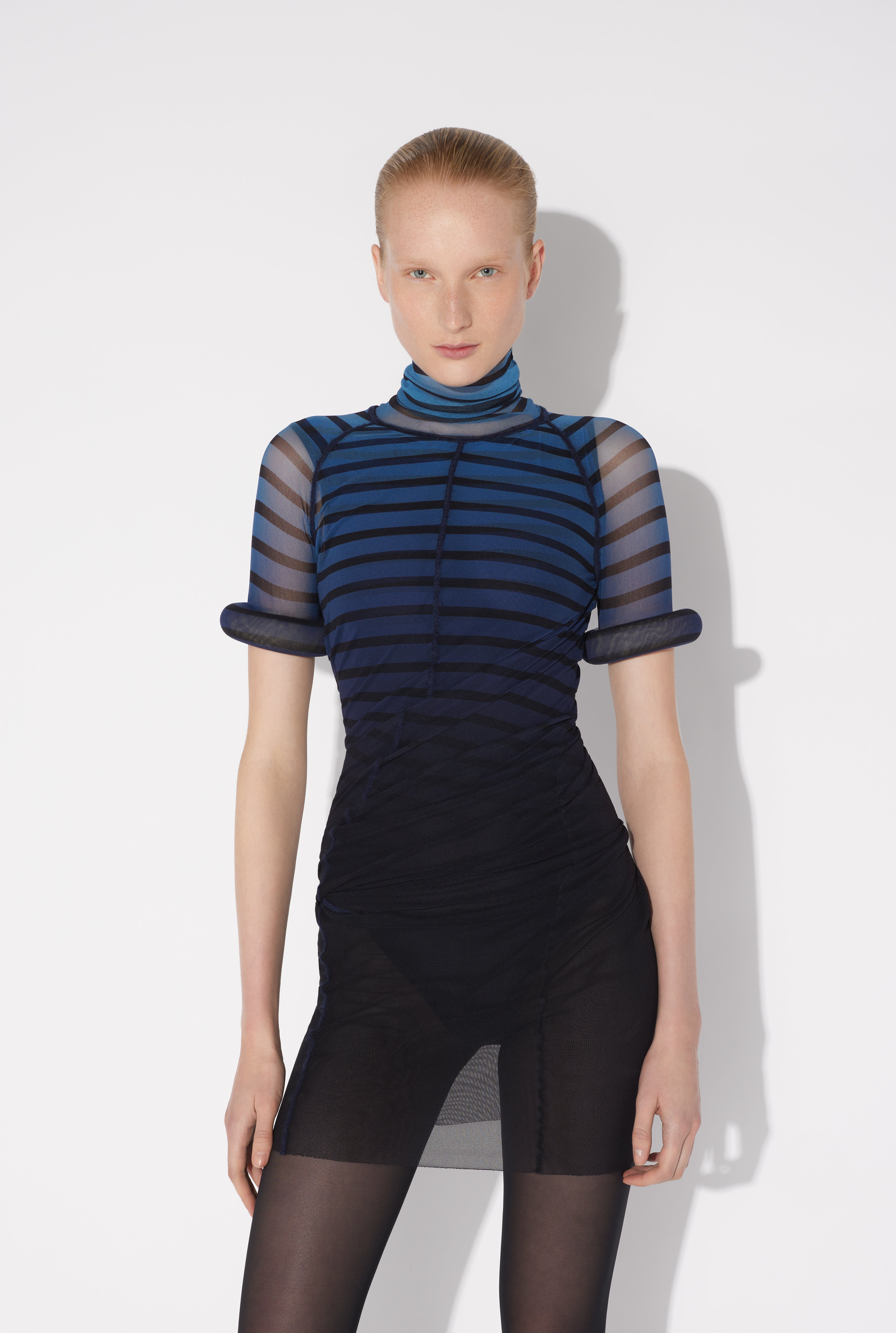 THE SHORT 3D STRIPED DRESS - 4