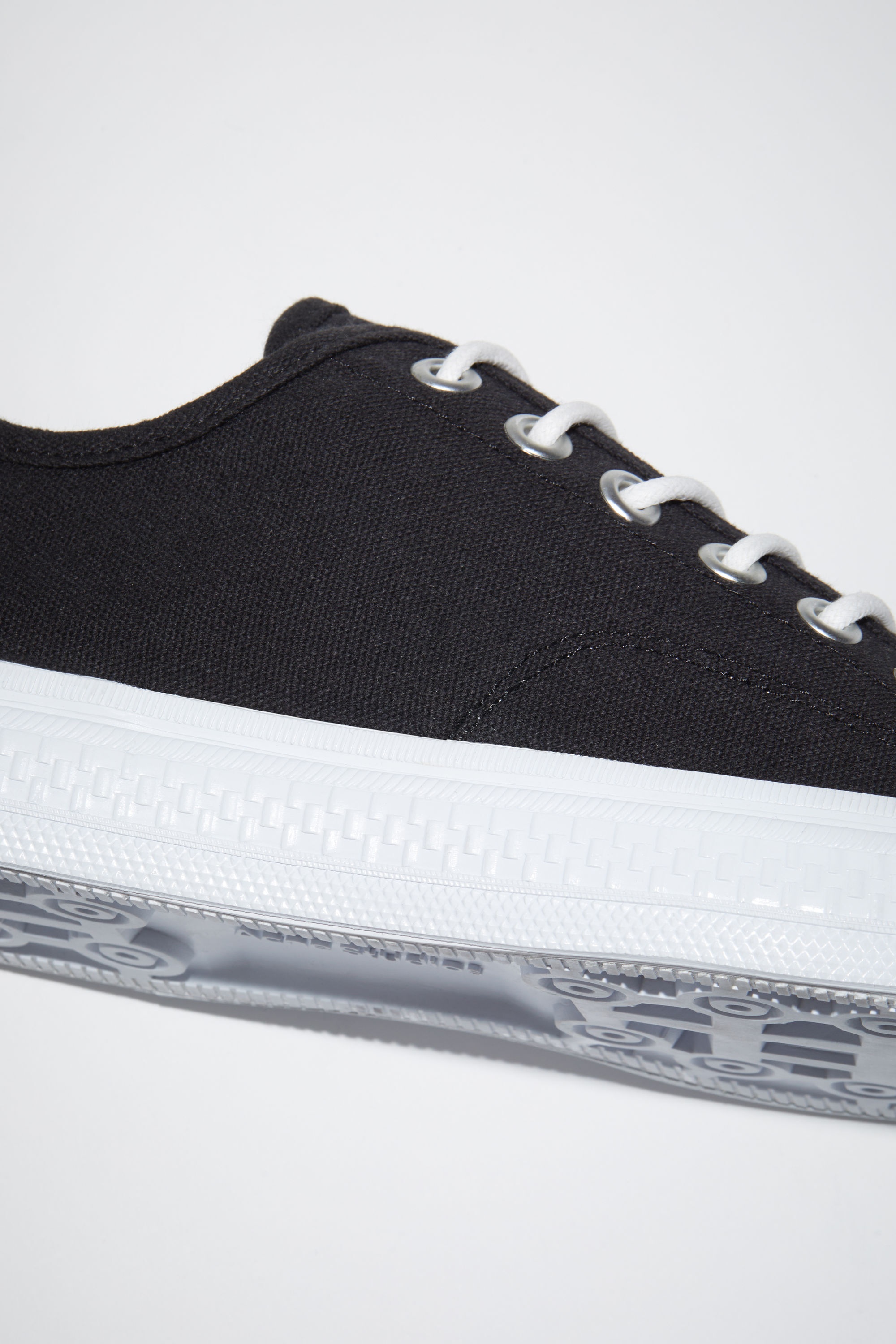 Low top sneakers - Black/off white - 6