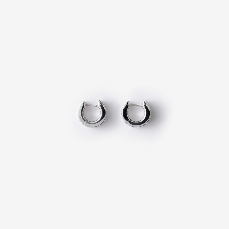 Burberry Silver Rose Earrings outlook
