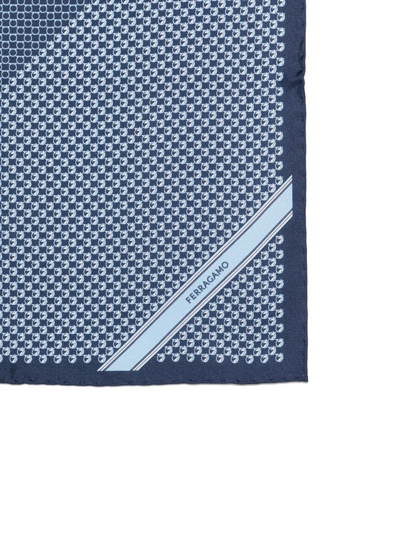 FERRAGAMO pattern scarf outlook