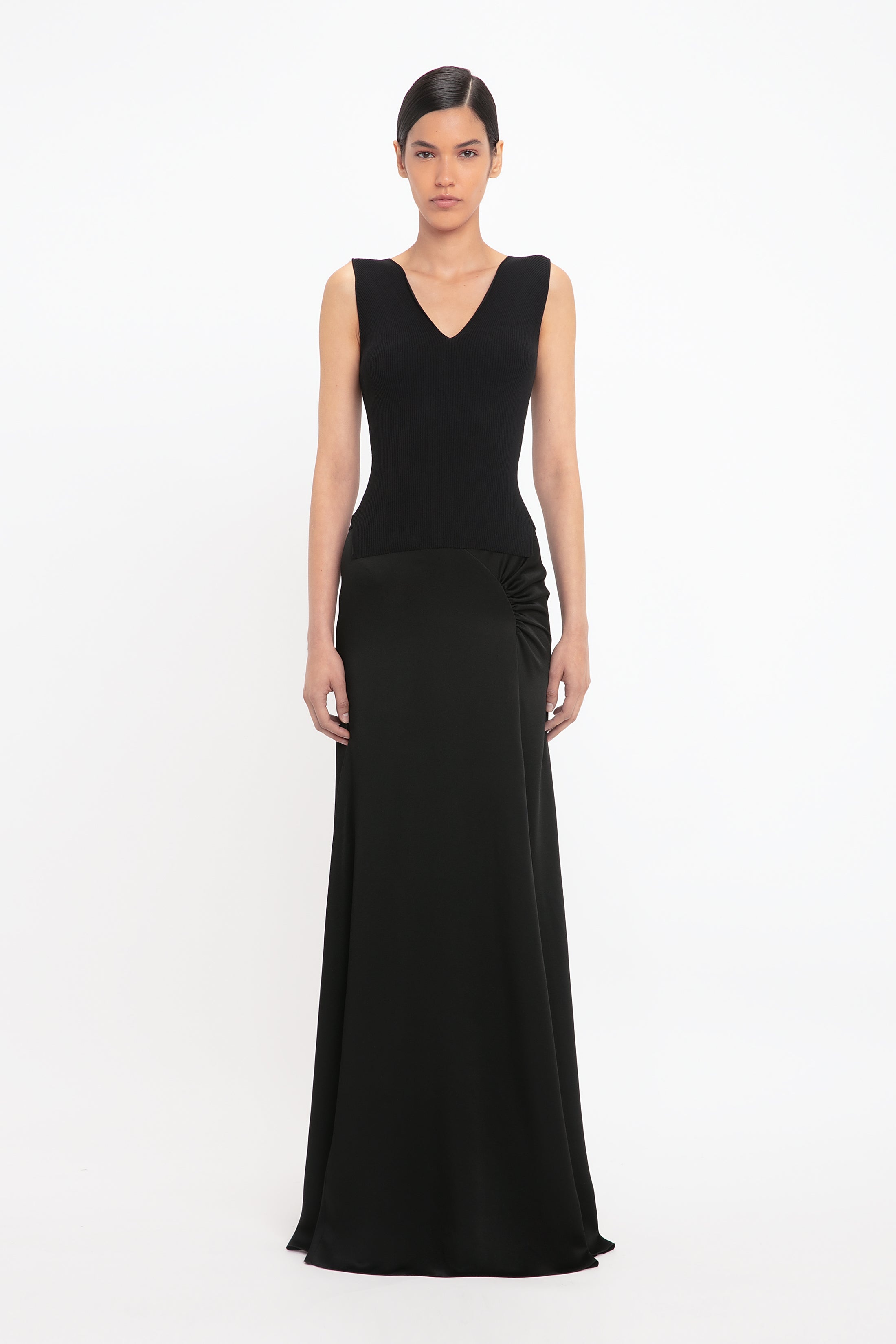 Rib Detail V-Neck Tank In Black - 2