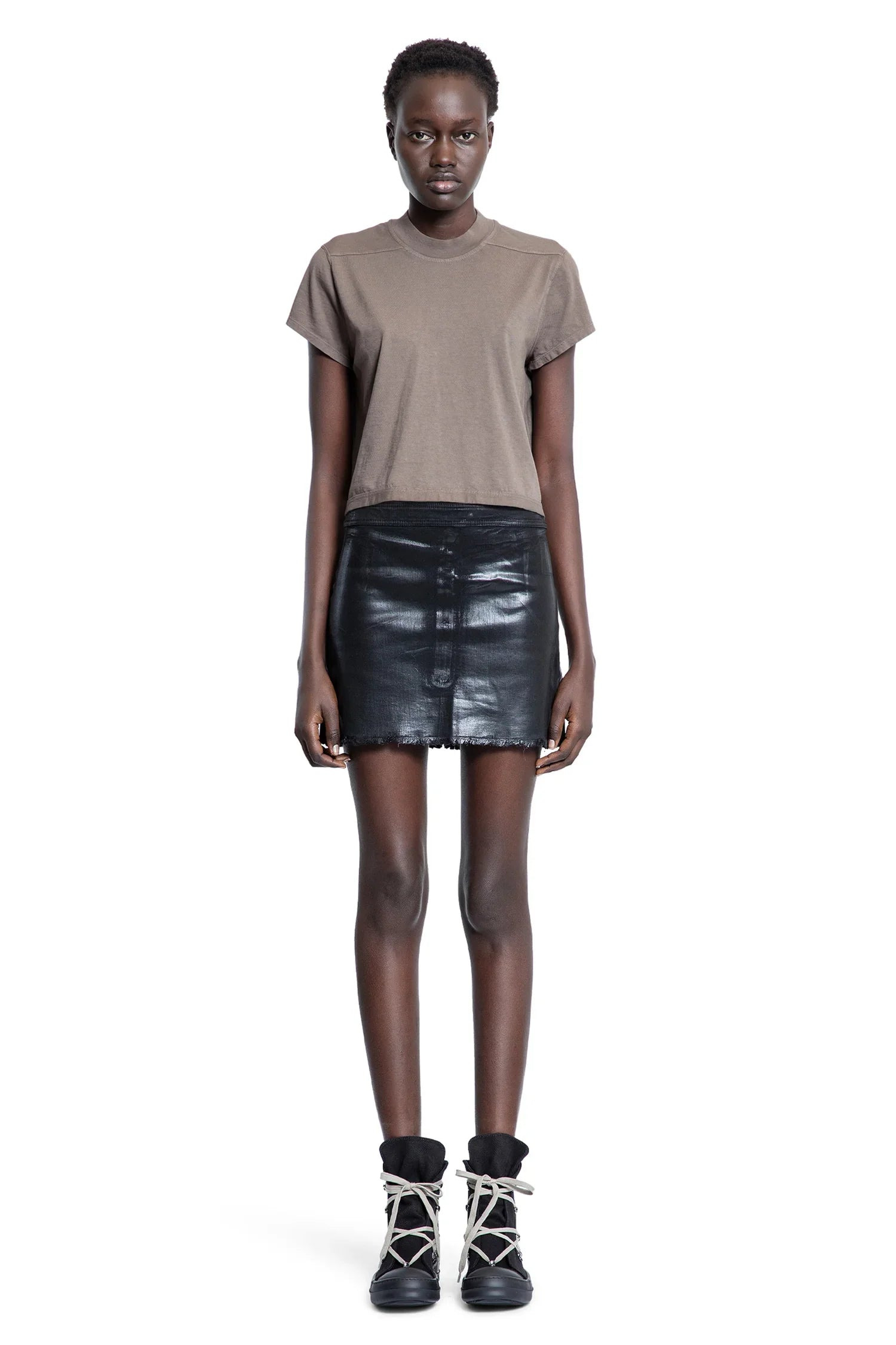 Hollywood-Cropped-Small-Level-T - 4