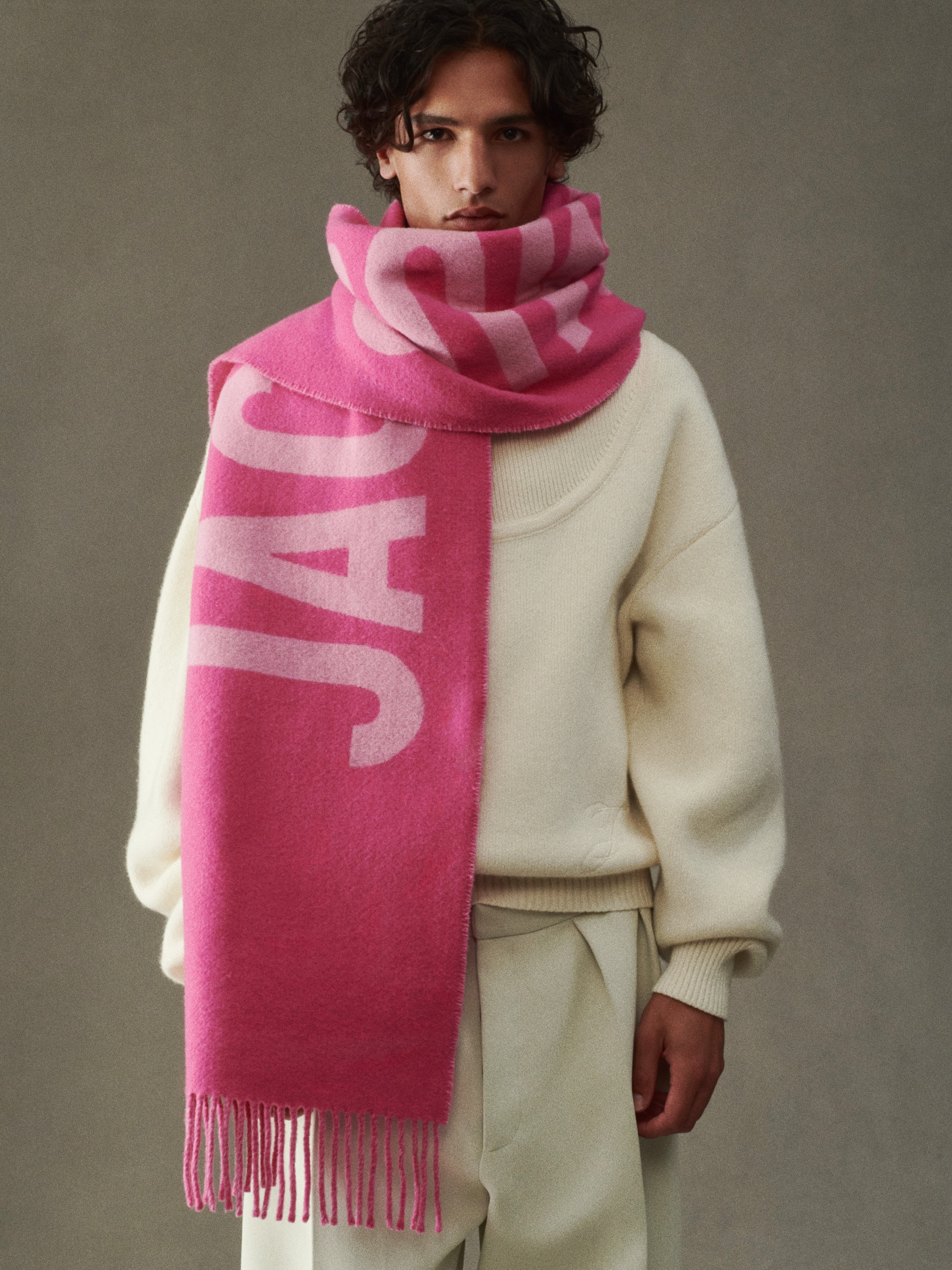 The Jacquemus scarf - 3