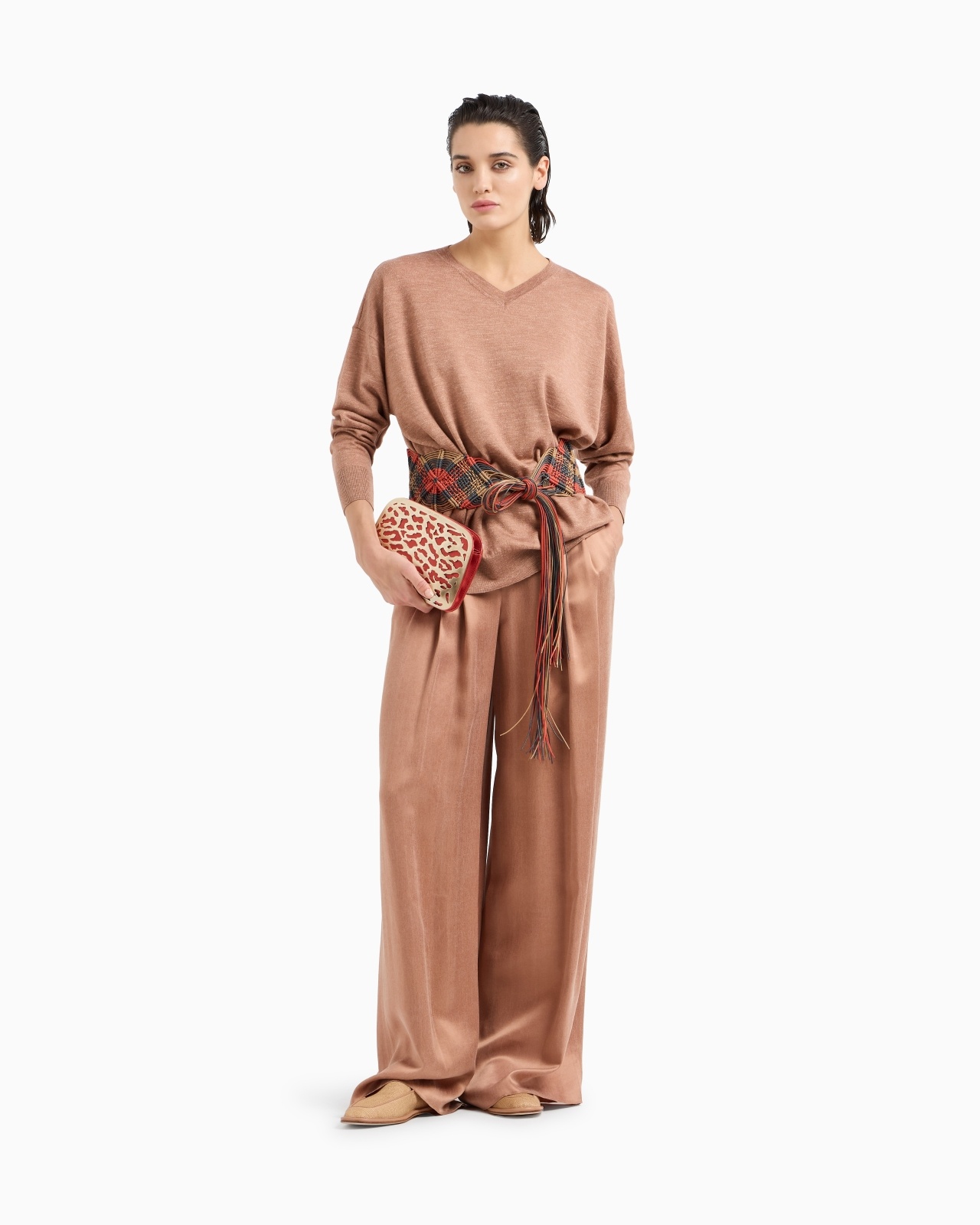 CASHMERE, SILK AND HEMP V-NECK JUMPER - 2