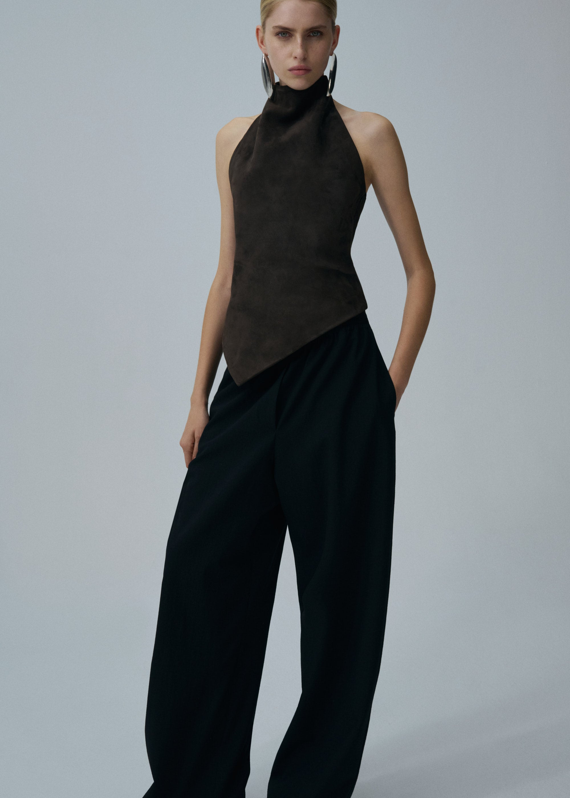 Asymmetric halter top in brown suede - 4