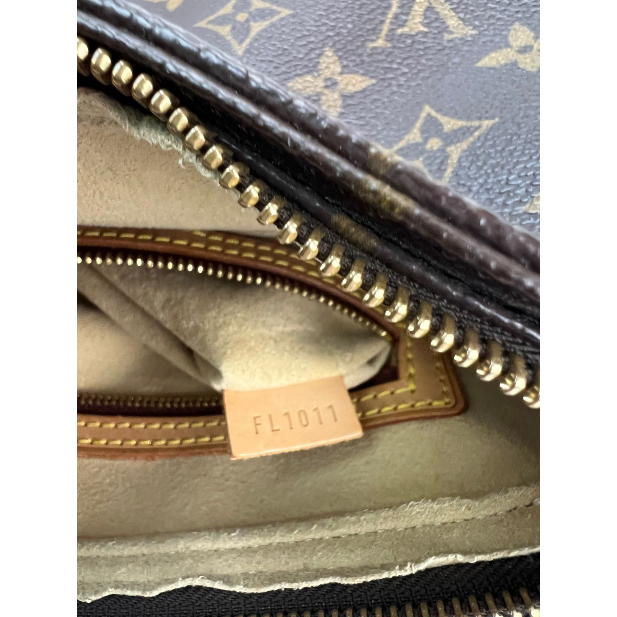 Louis Vuitton Vintage Looping MM Monogram Shoulder Bag - 7