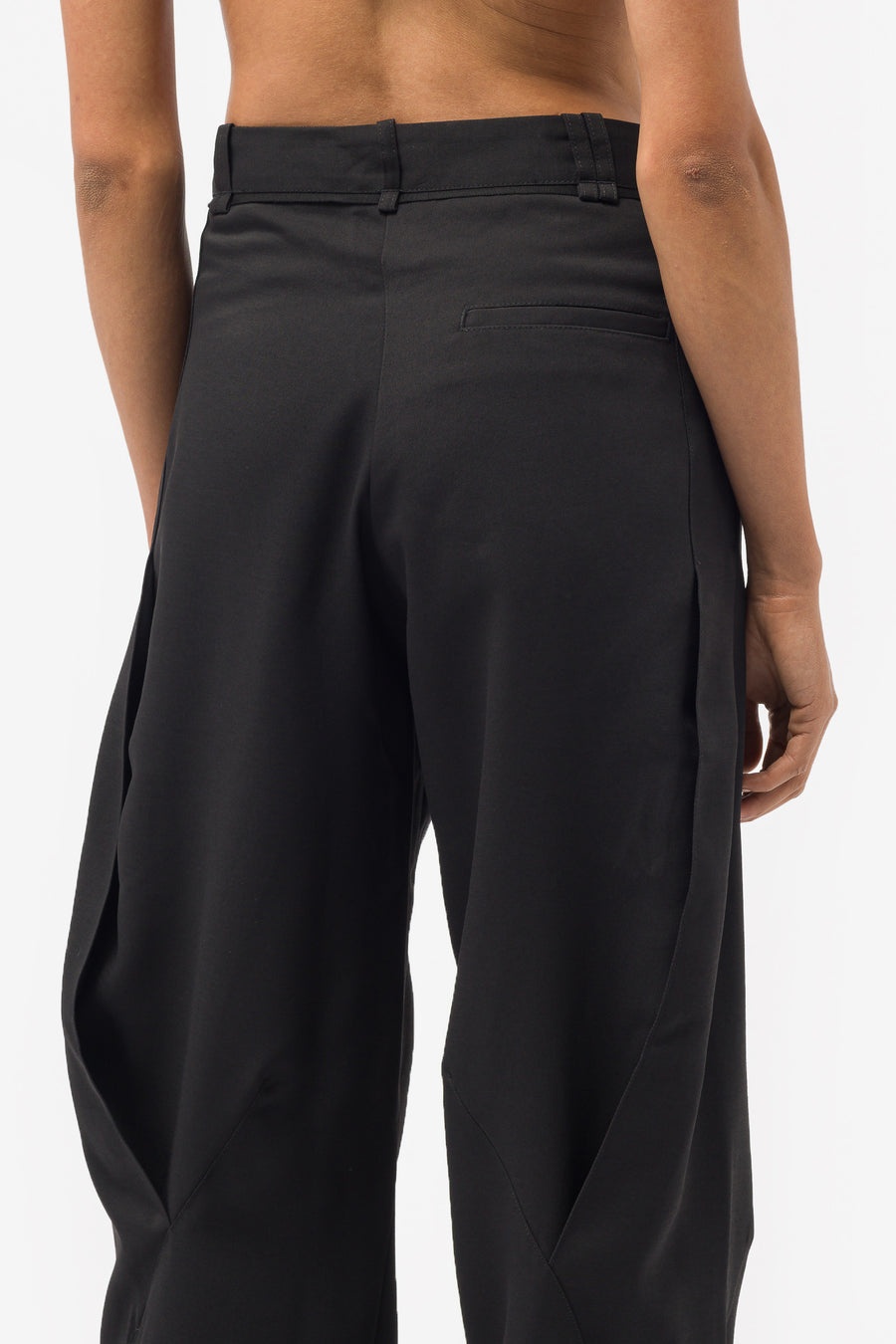 Kiko Kostadinov Hina Pleat Trousers in Crow Black | notreshop 
