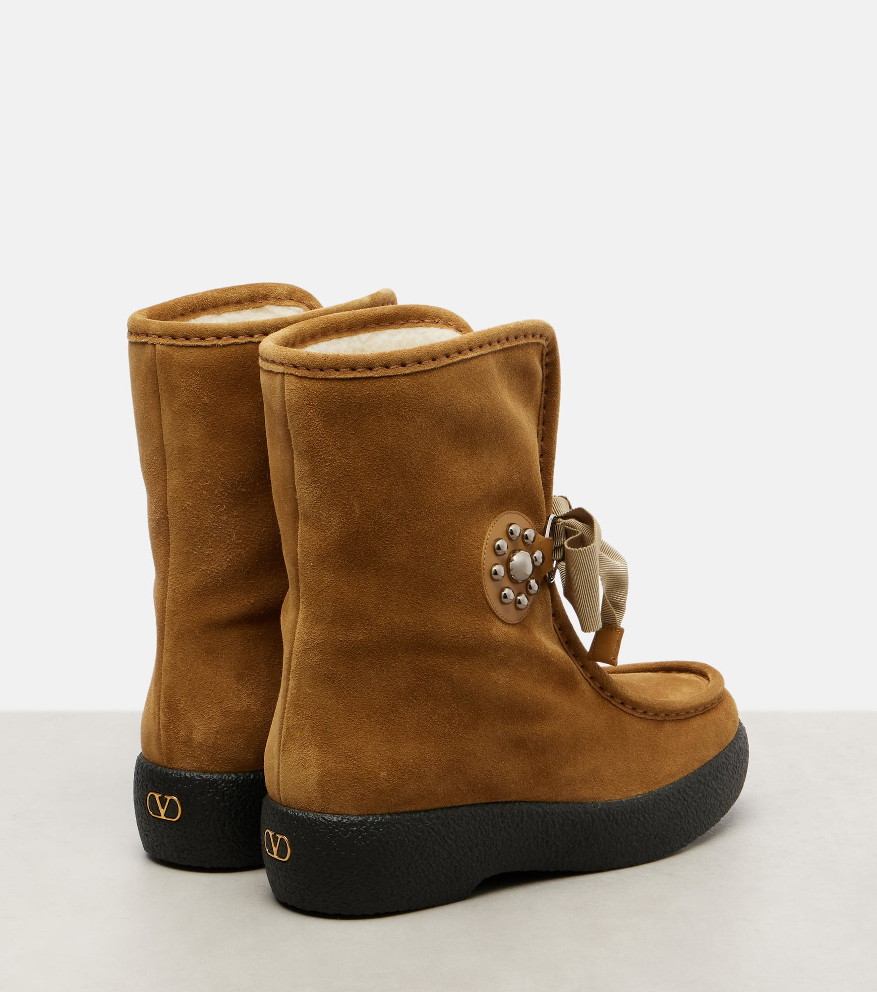 Snowish suede ankle boots - 2