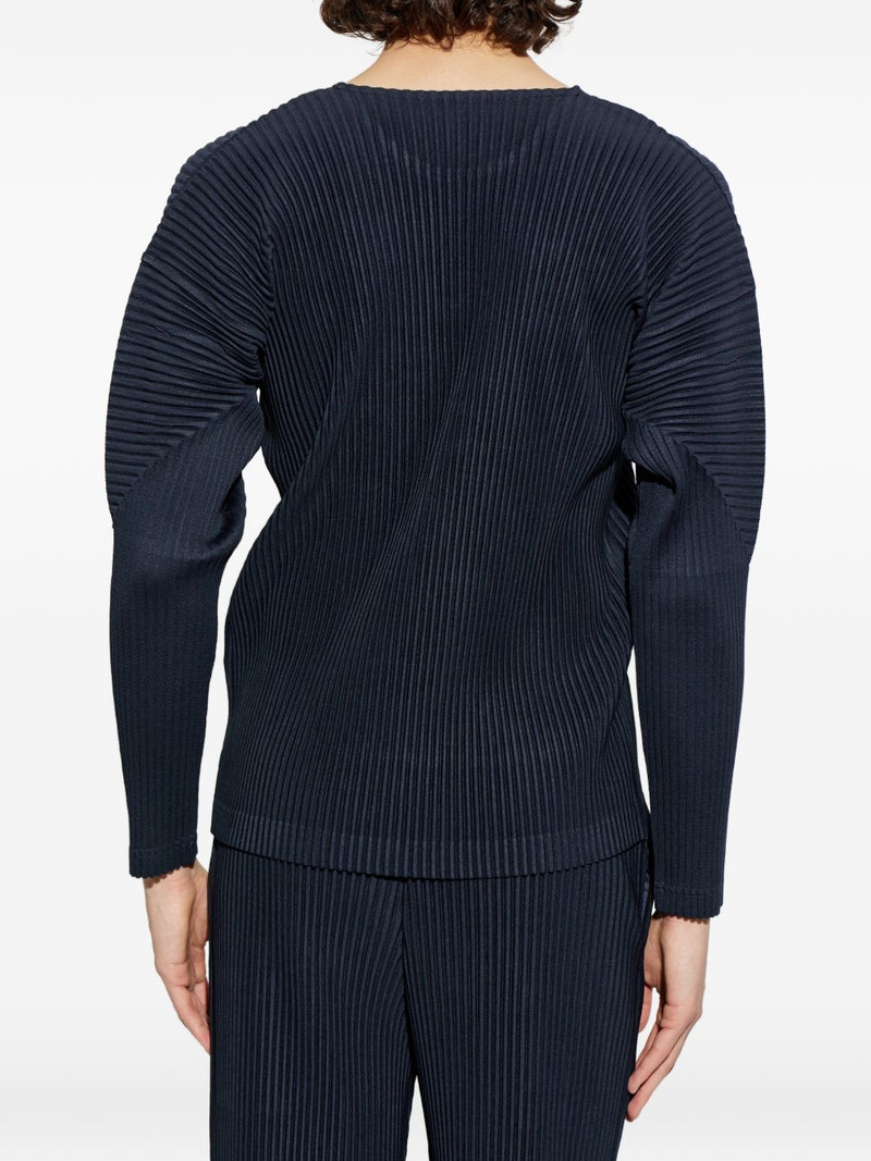 long-sleeved pleated T-shirt 4