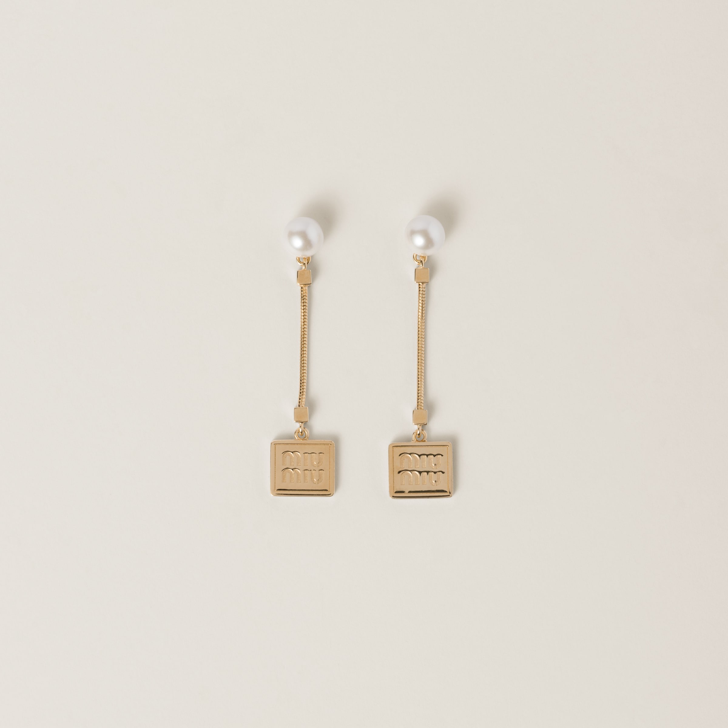 Metal earrings with artificial pearls - 1