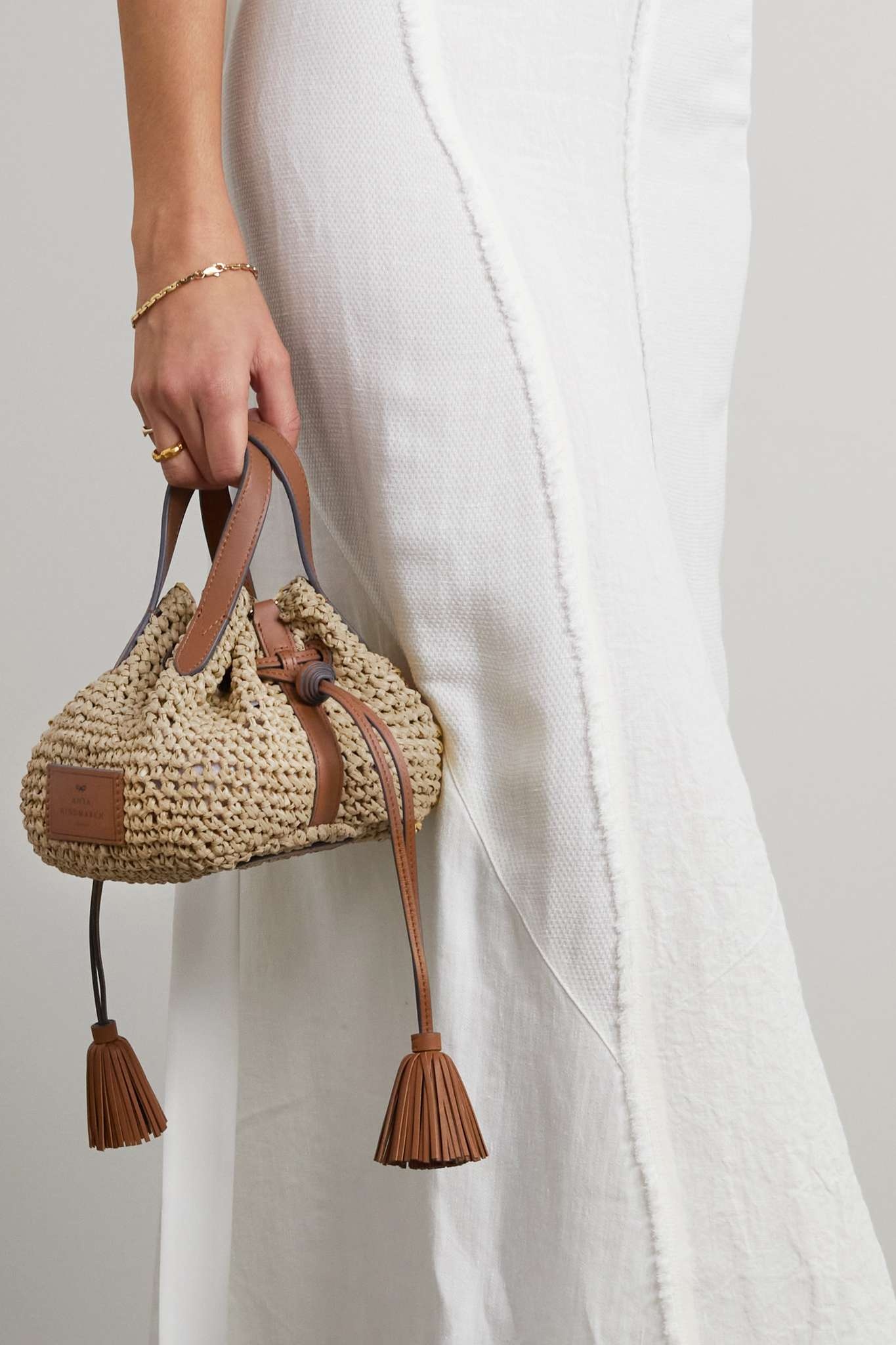 Small leather-trimmed woven raffia tote - 2