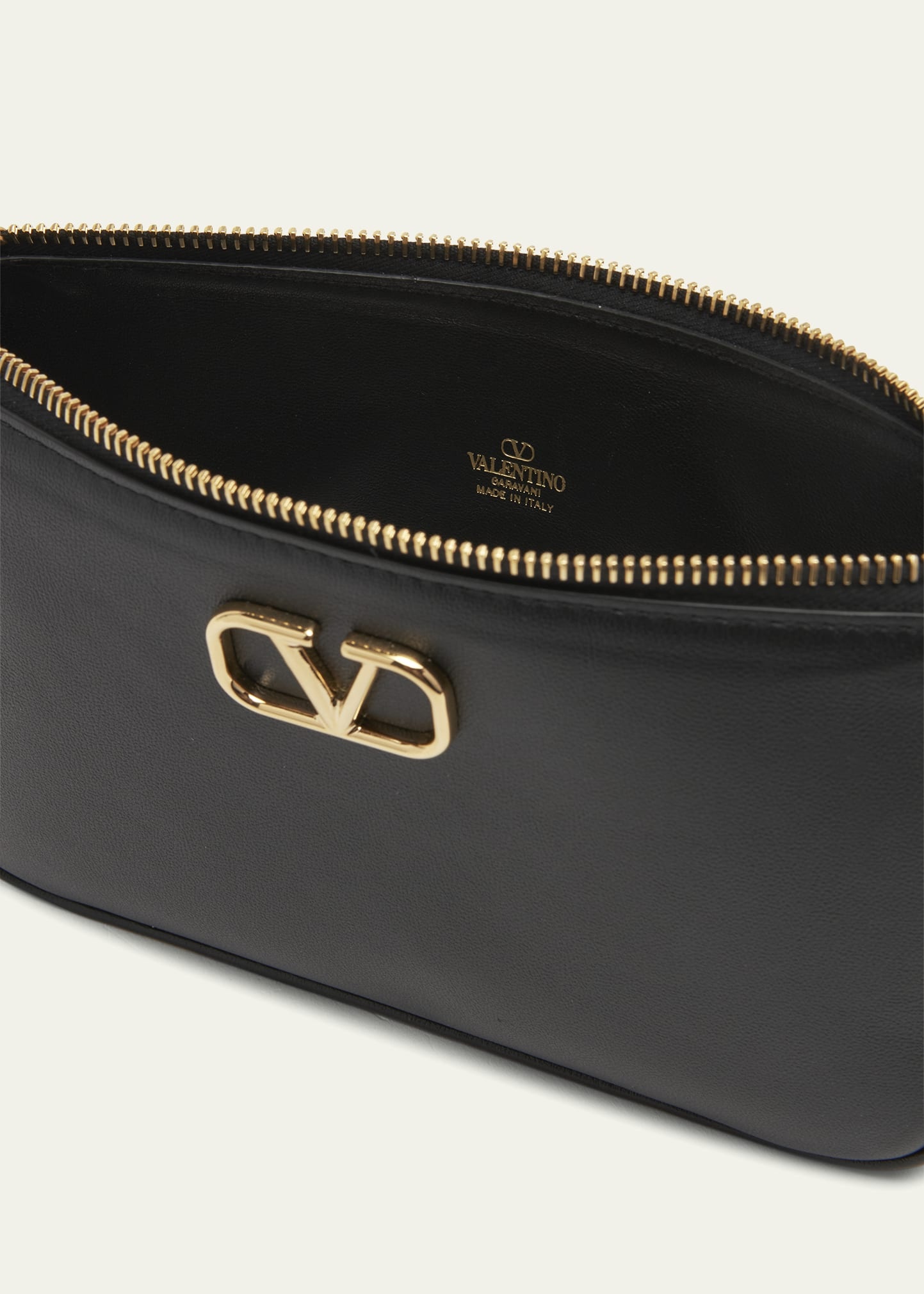 【関税込み】POUCH VALENTINO GARAVANI VLOGO SIGNATURE VLogo Signature leather pouch in white - Valentino Garavani