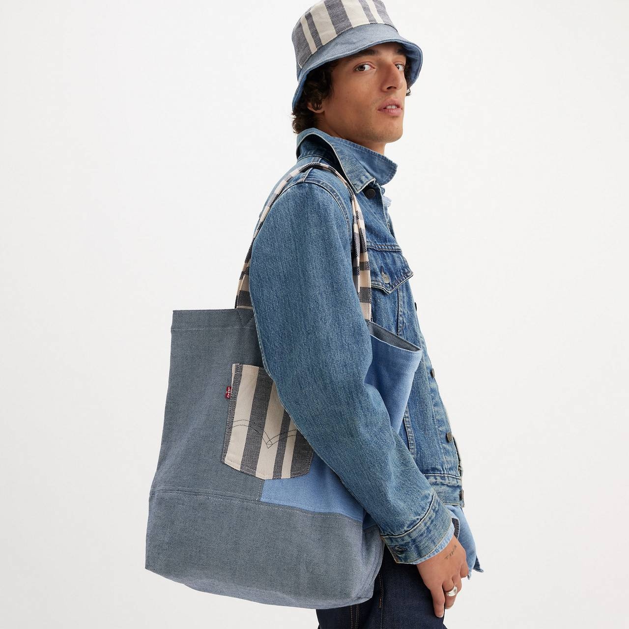 LEVI'S® MERCADO GLOBAL TOTE - 2