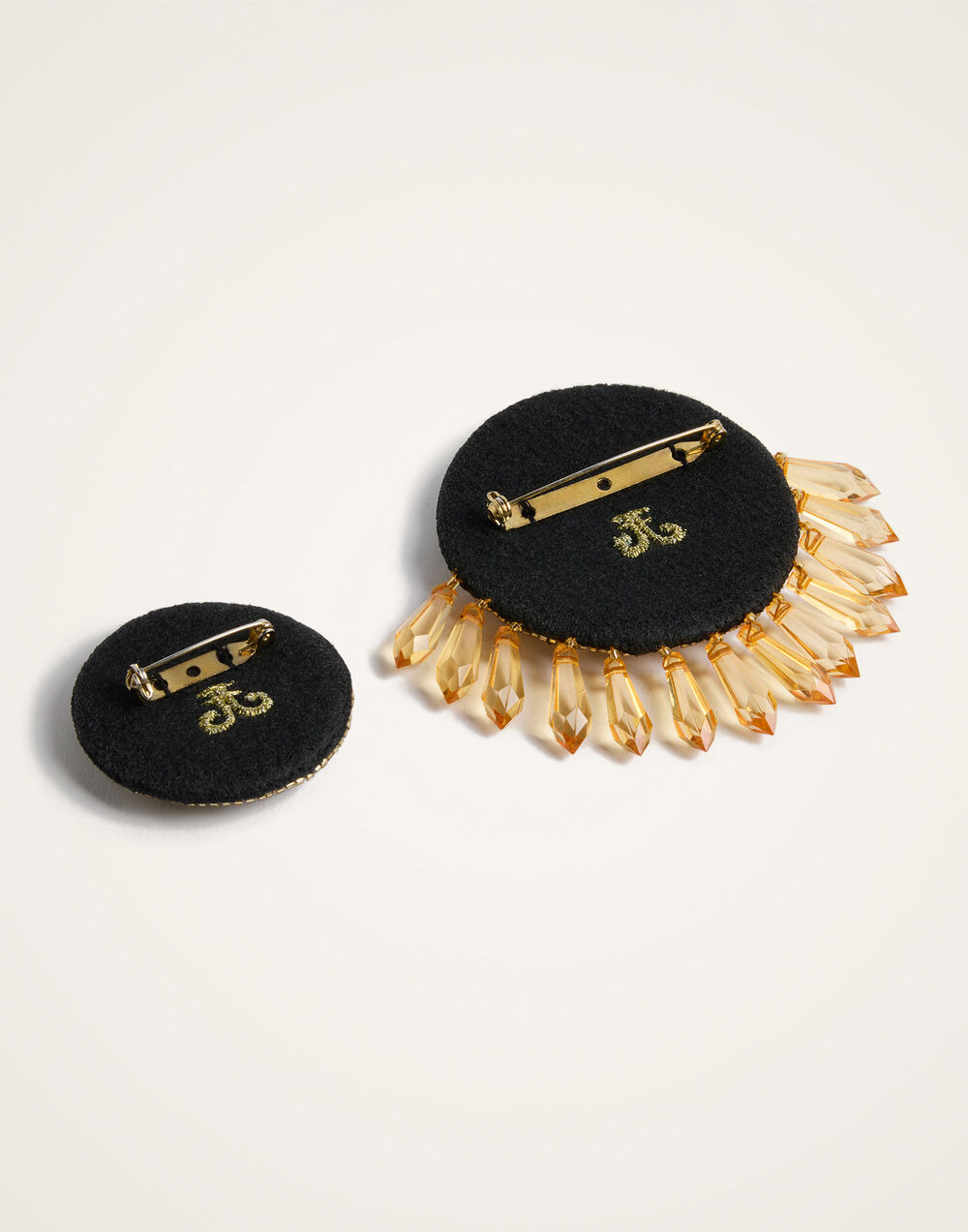 Set Of 2 Pins - 6
