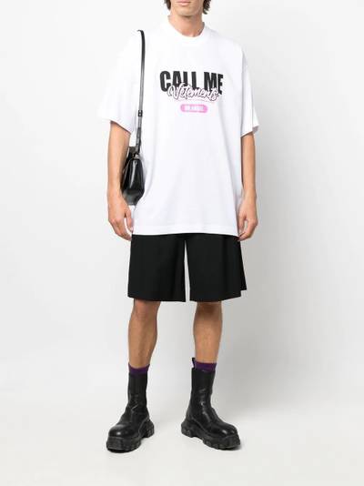 VETEMENTS graphic-print cotton T-shirt outlook