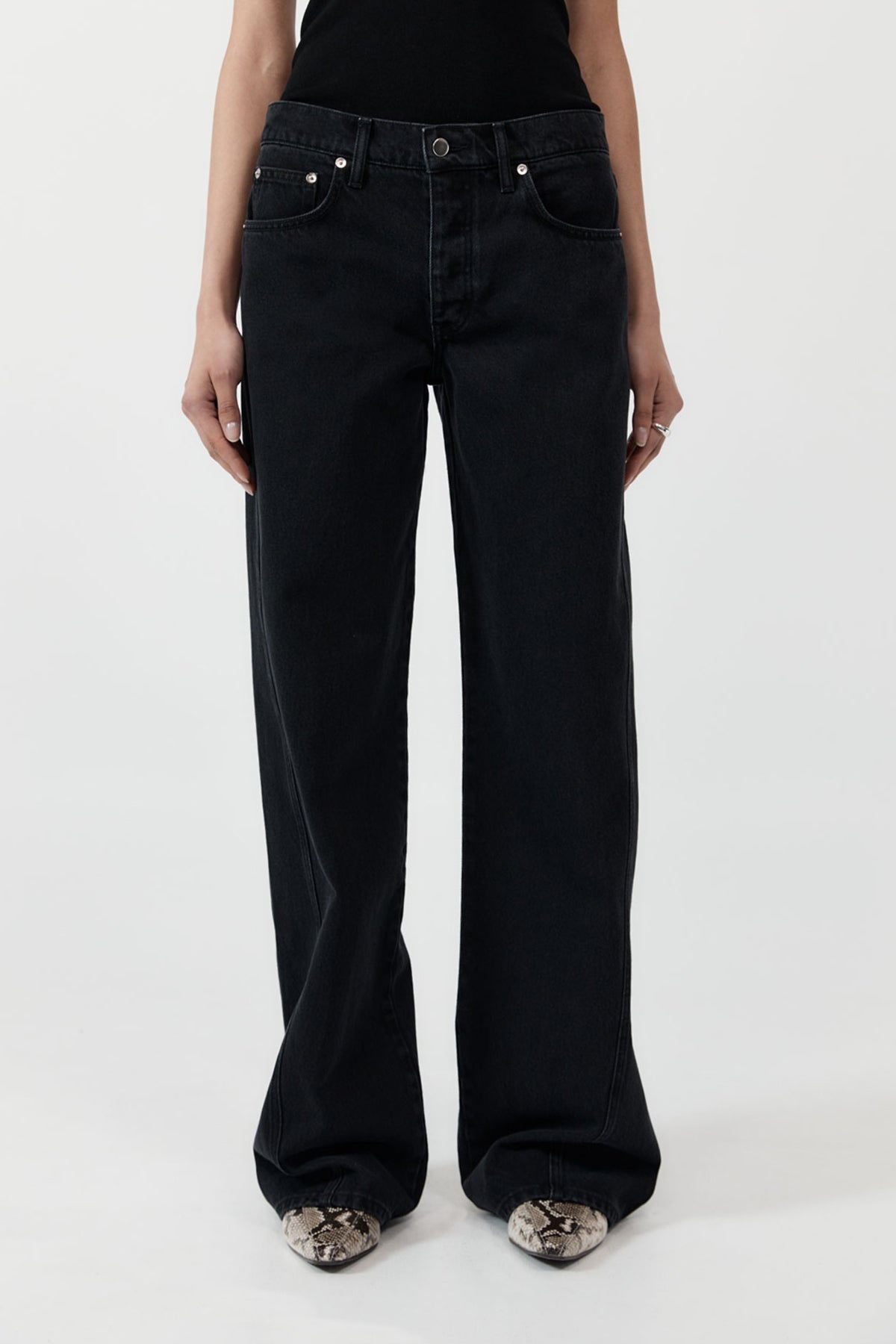 Low Rise Jeans - Washed Black - 5