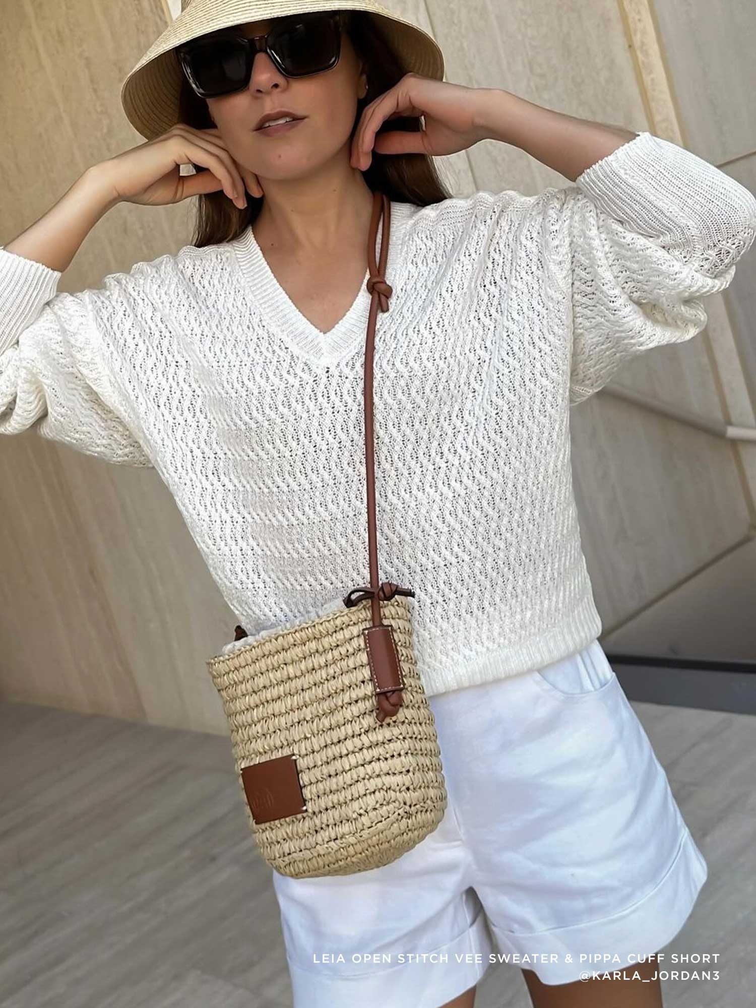 The Leia Open Stitch Vee - 10